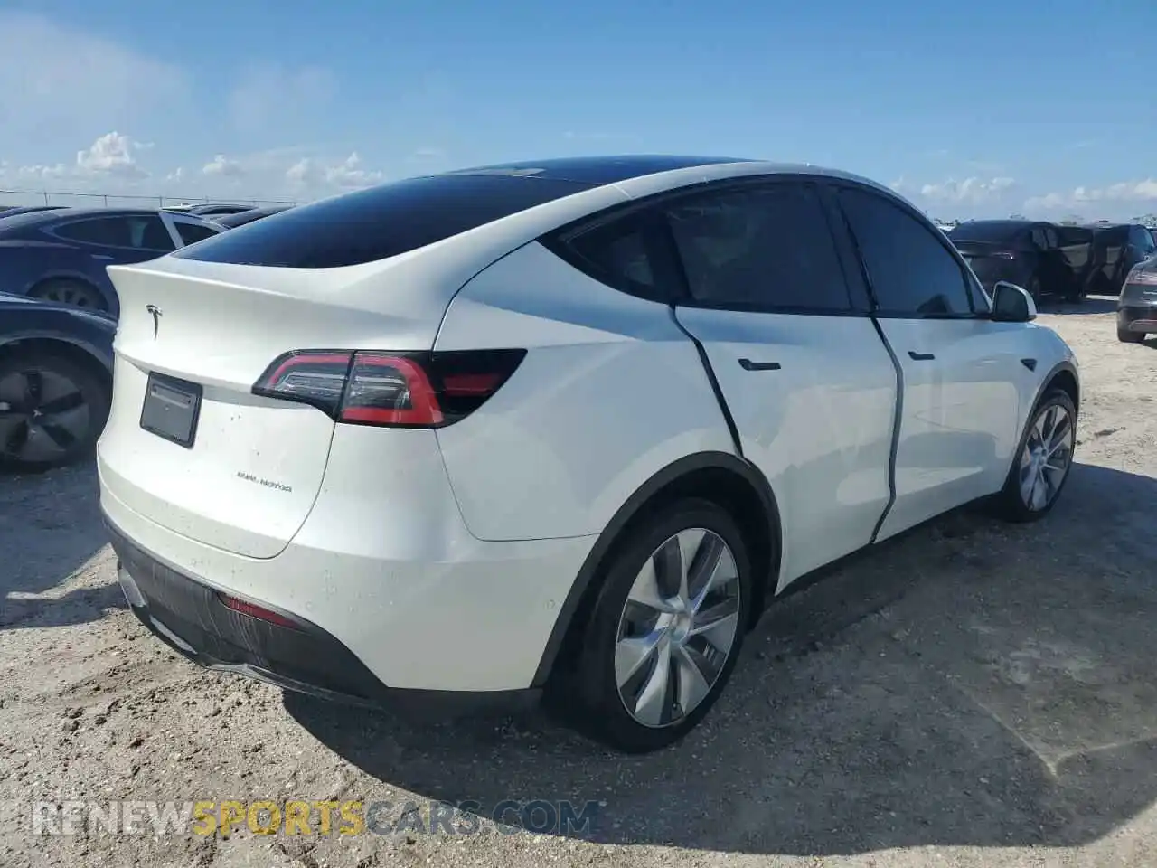 3 Photograph of a damaged car 5YJYGDEEXMF081266 TESLA MODEL Y 2021