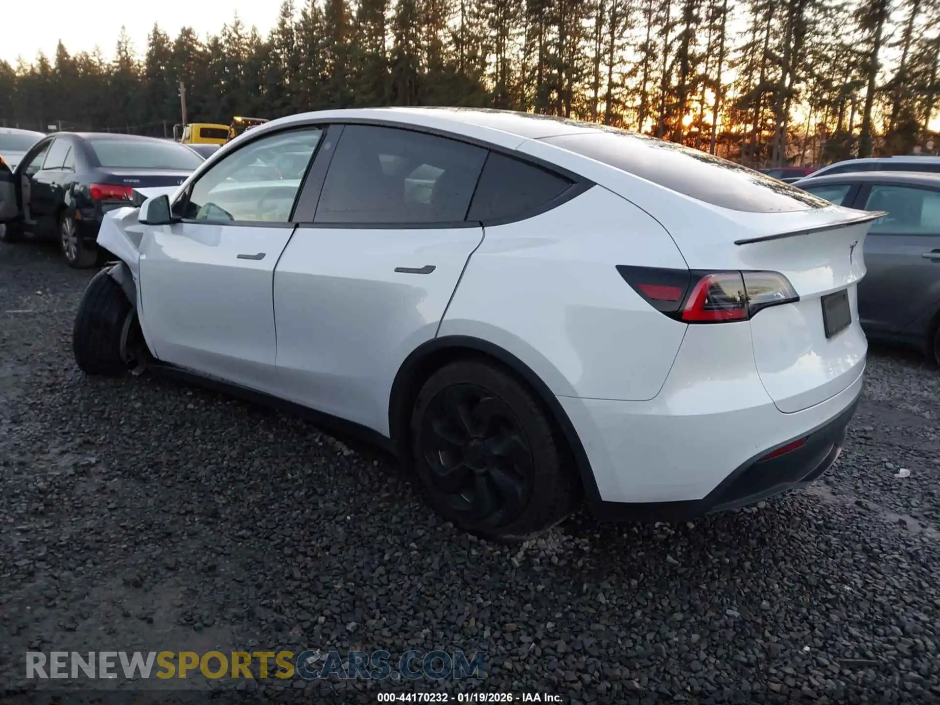3 Photograph of a damaged car 5YJYGDEEXMF095166 TESLA MODEL Y 2021