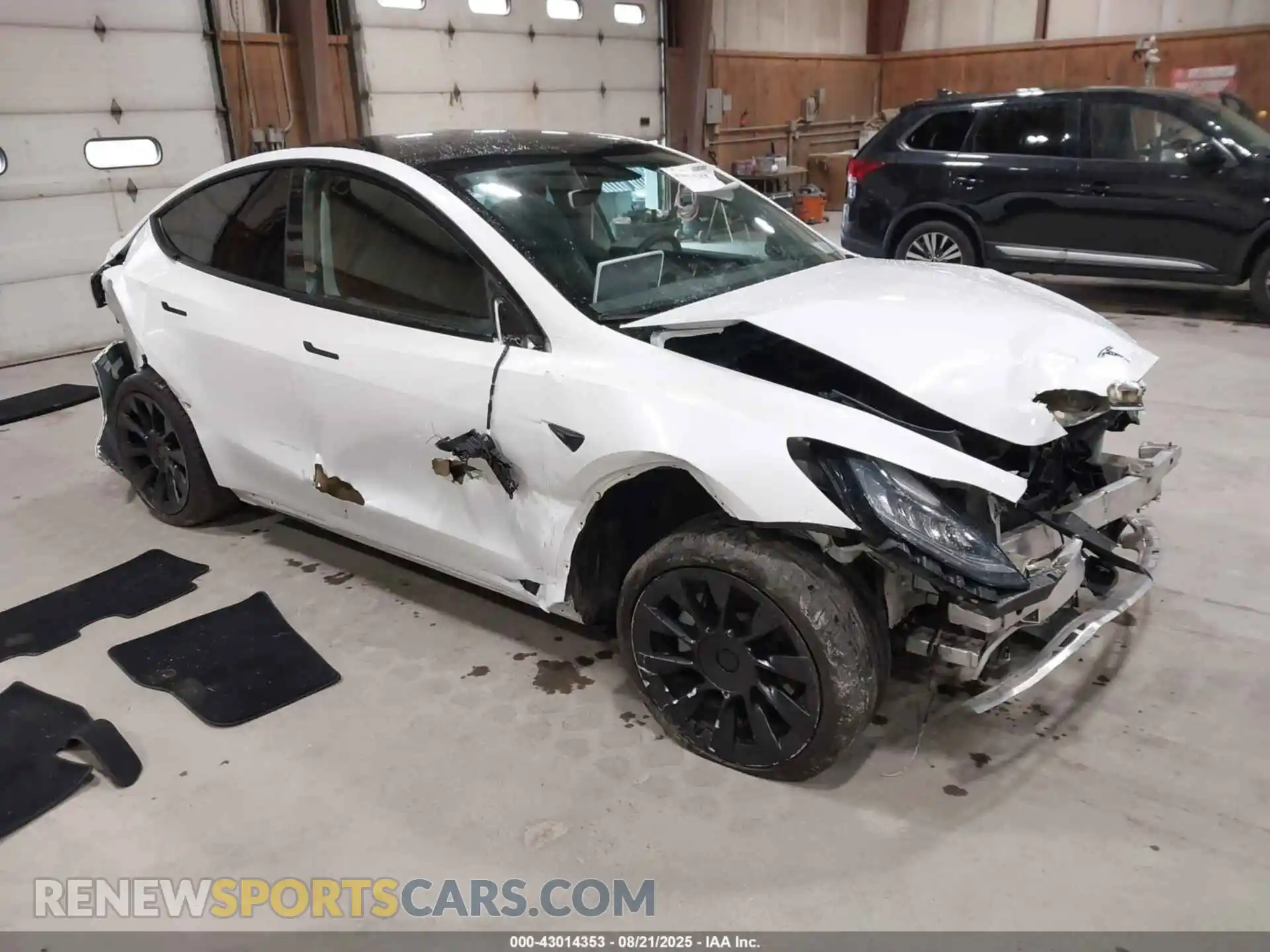 1 Photograph of a damaged car 5YJYGDEEXMF107980 TESLA MODEL Y 2021