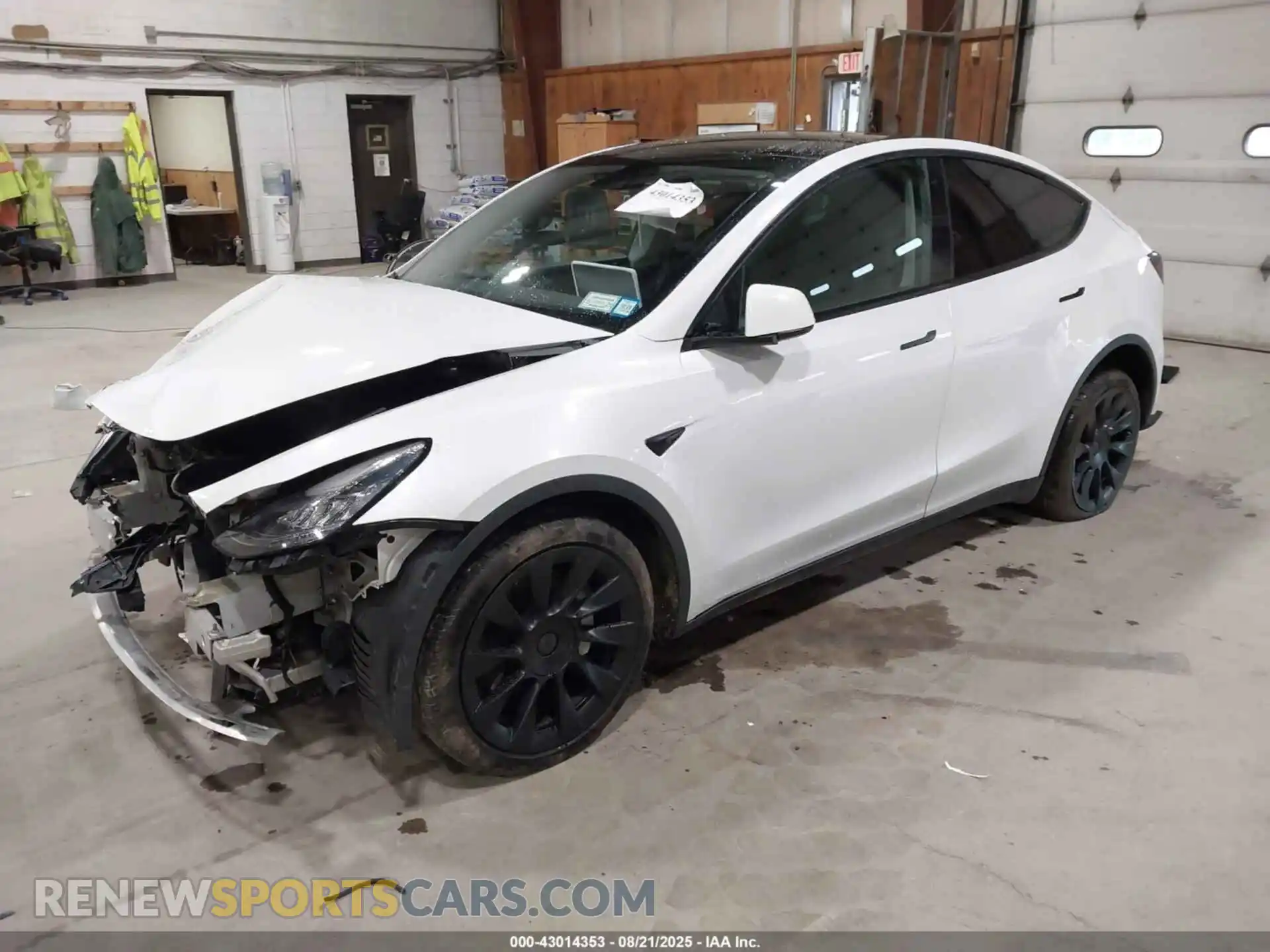 2 Photograph of a damaged car 5YJYGDEEXMF107980 TESLA MODEL Y 2021