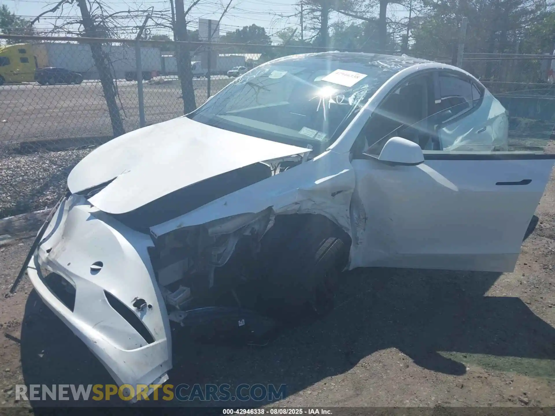 2 Photograph of a damaged car 5YJYGDEEXMF108157 TESLA MODEL Y 2021