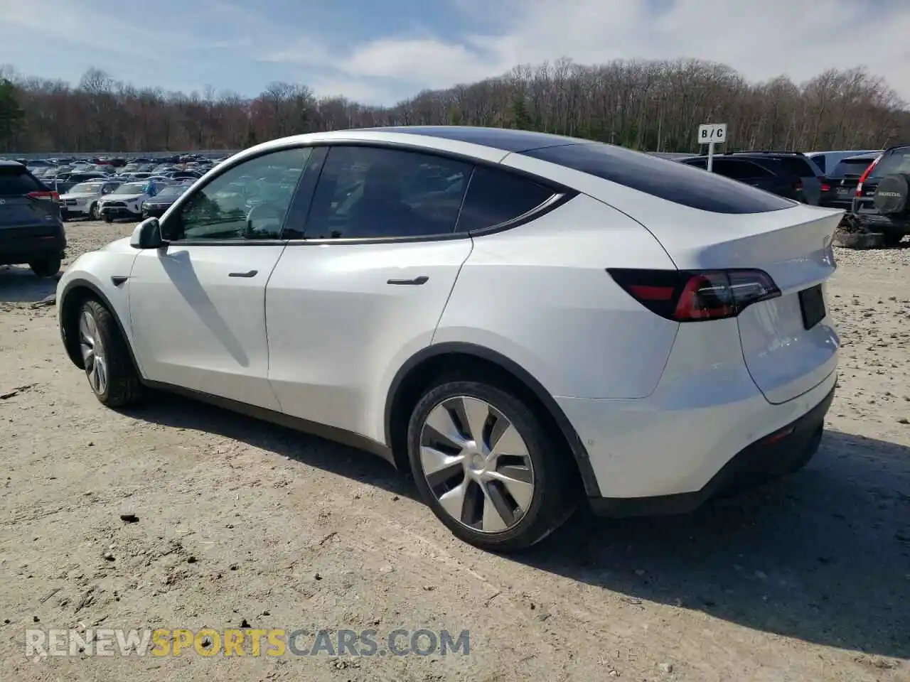 2 Photograph of a damaged car 5YJYGDEEXMF109874 TESLA MODEL Y 2021