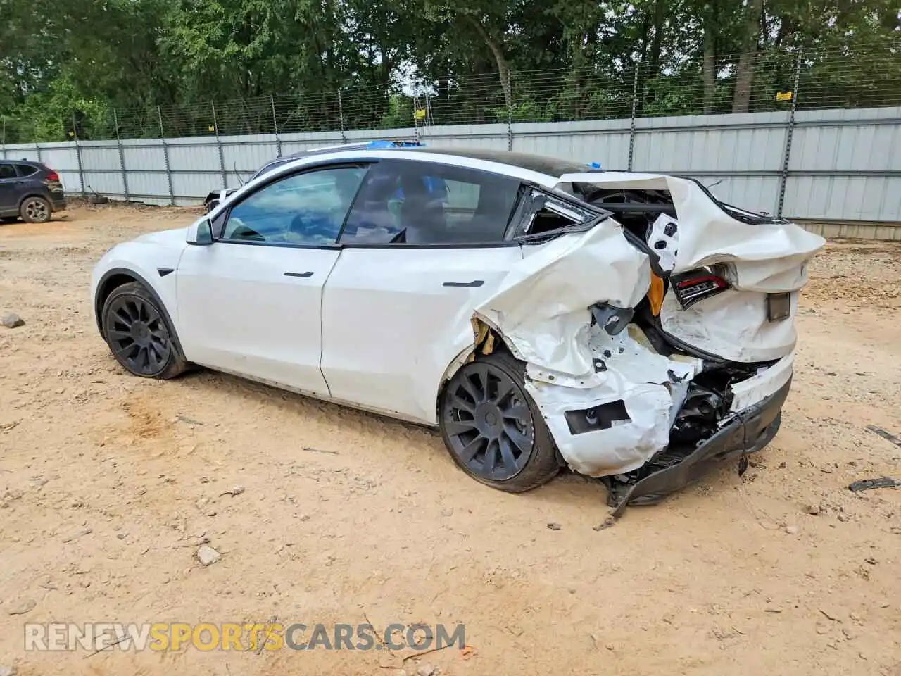 2 Photograph of a damaged car 5YJYGDEEXMF141112 TESLA MODEL Y 2021