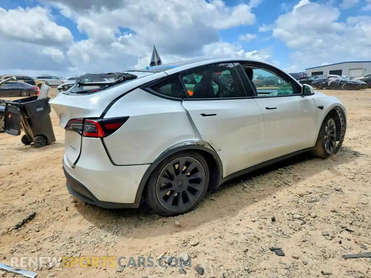 3 Photograph of a damaged car 5YJYGDEEXMF141112 TESLA MODEL Y 2021