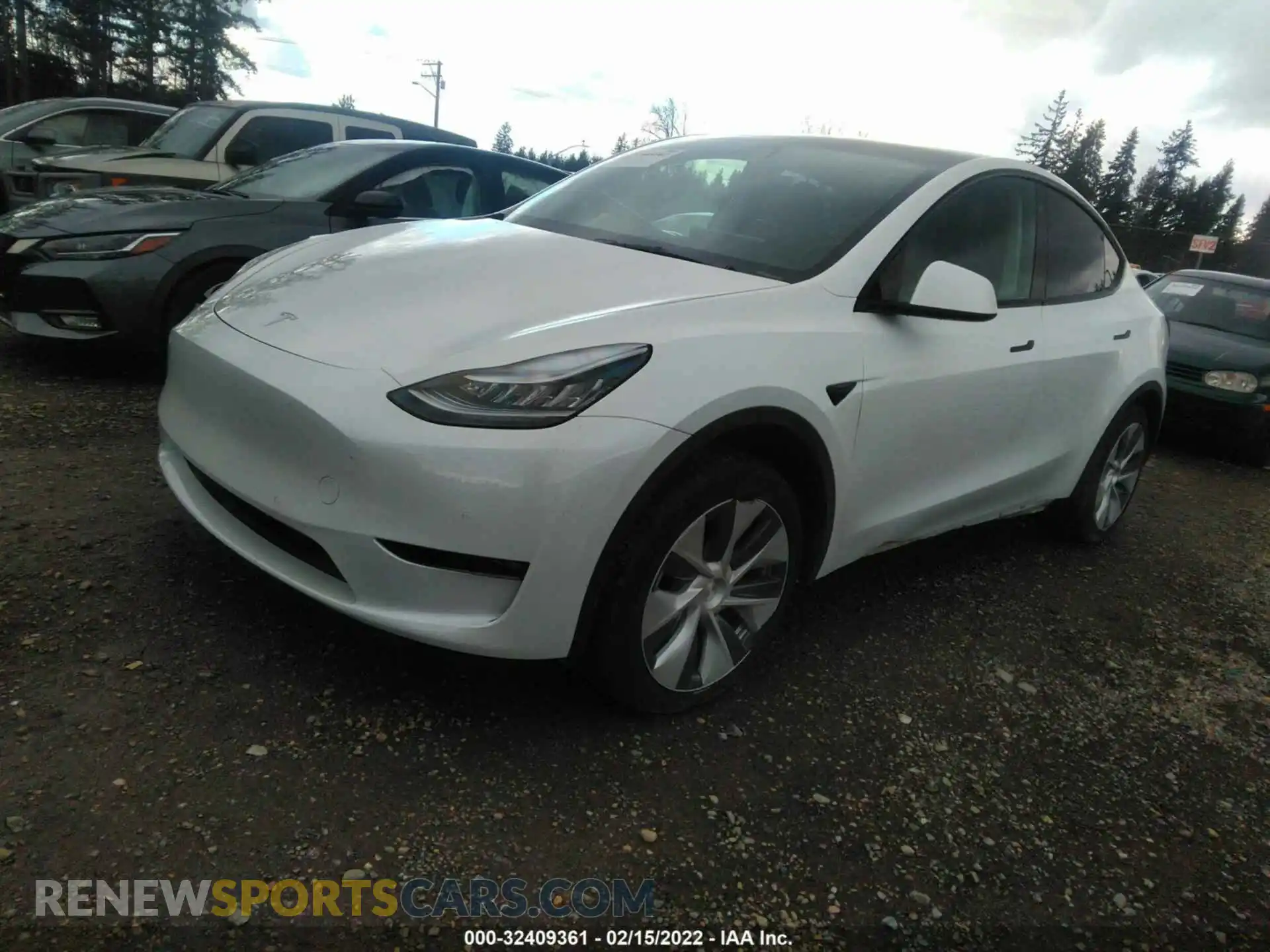 2 Photograph of a damaged car 5YJYGDEEXMF145483 TESLA MODEL Y 2021