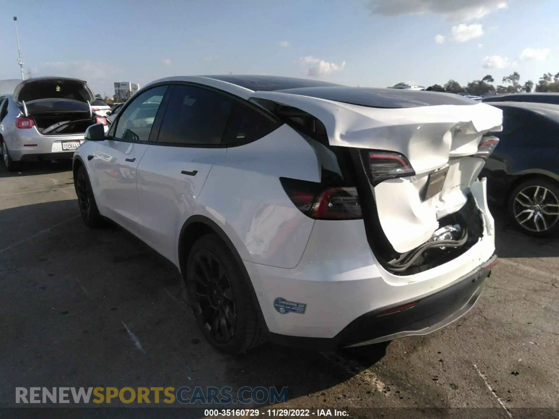 3 Photograph of a damaged car 5YJYGDEEXMF162039 TESLA MODEL Y 2021