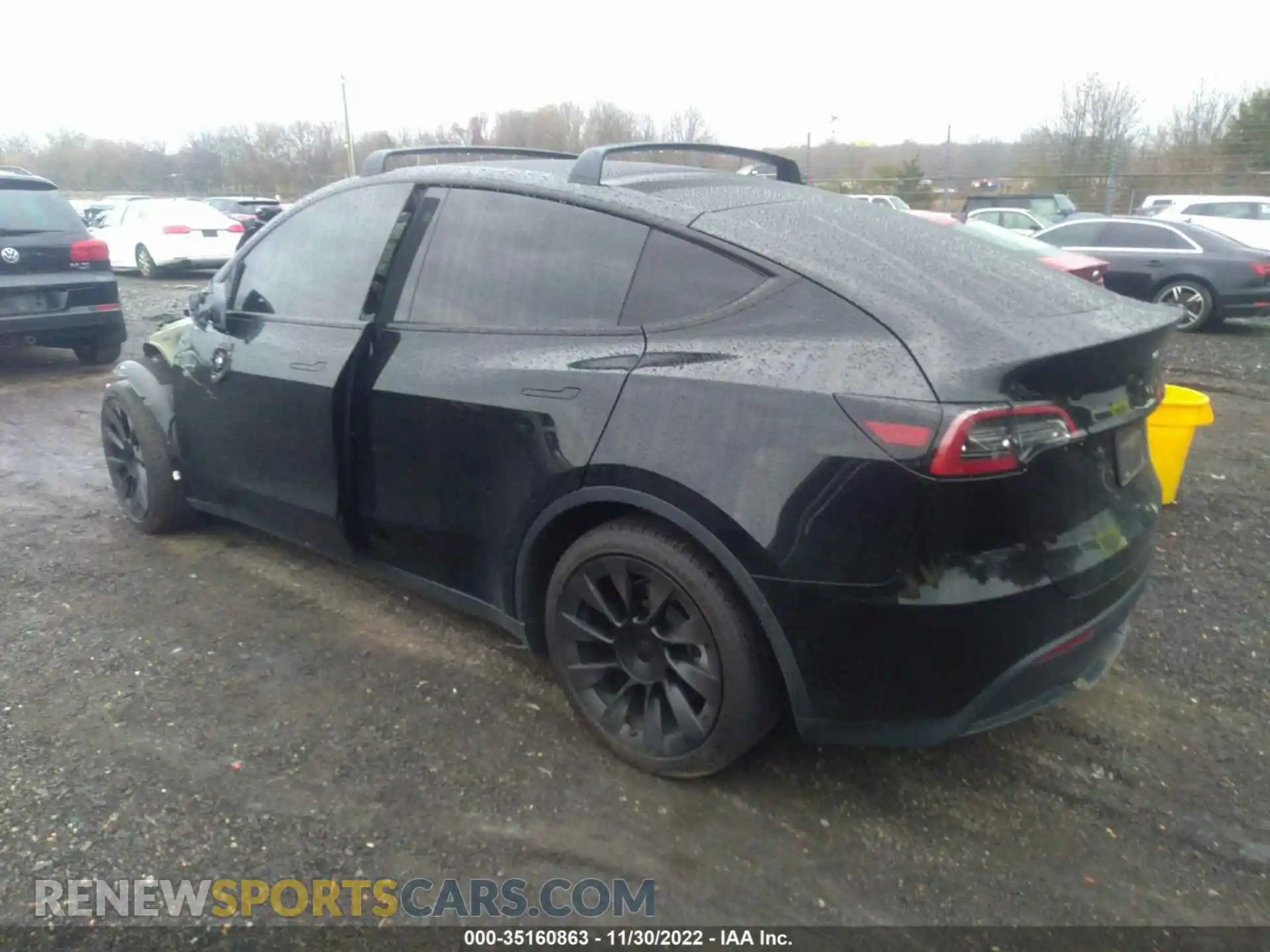 3 Photograph of a damaged car 5YJYGDEEXMF192464 TESLA MODEL Y 2021