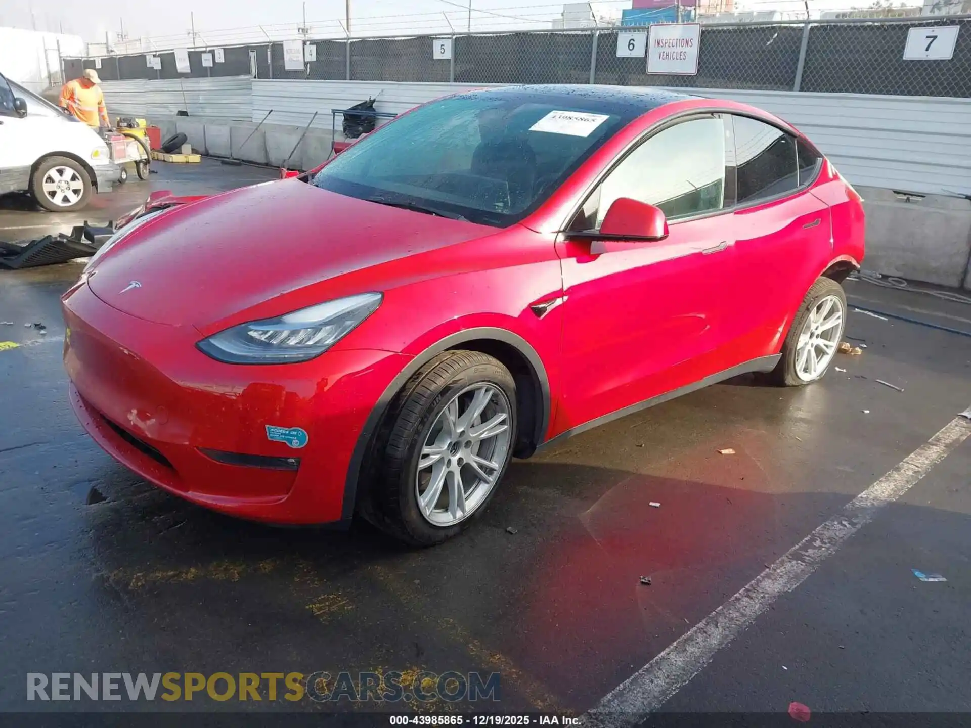 2 Photograph of a damaged car 5YJYGDEEXMF199138 TESLA MODEL Y 2021