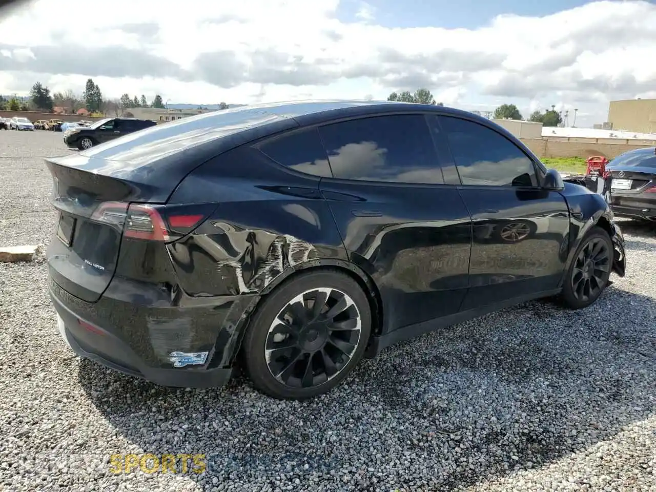 3 Photograph of a damaged car 5YJYGDEEXMF216326 TESLA MODEL Y 2021