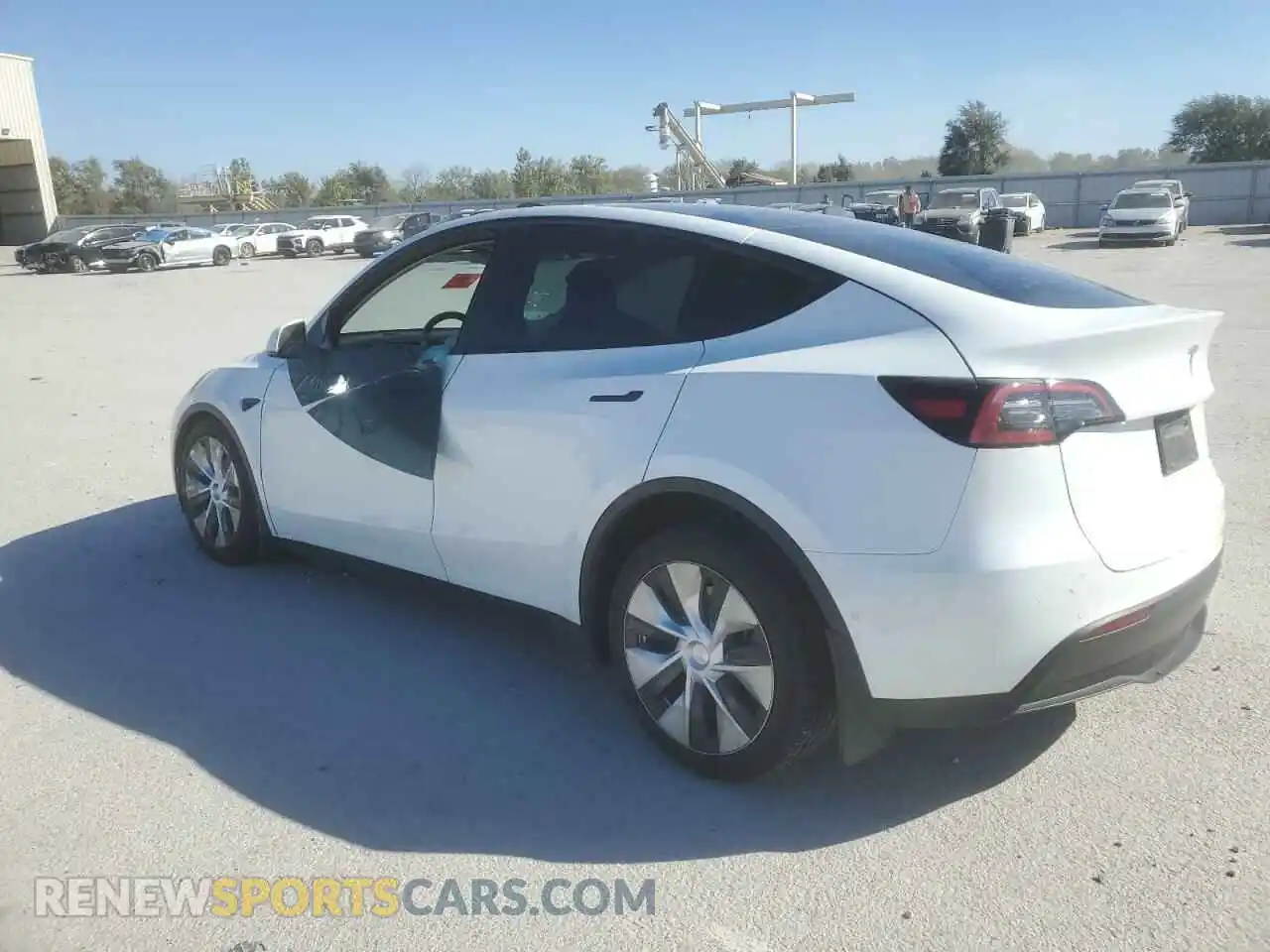 2 Photograph of a damaged car 5YJYGDEEXMF216911 TESLA MODEL Y 2021