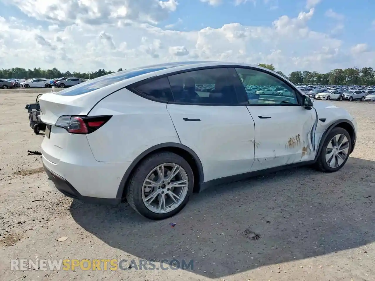 3 Photograph of a damaged car 5YJYGDEEXMF254669 TESLA MODEL Y 2021