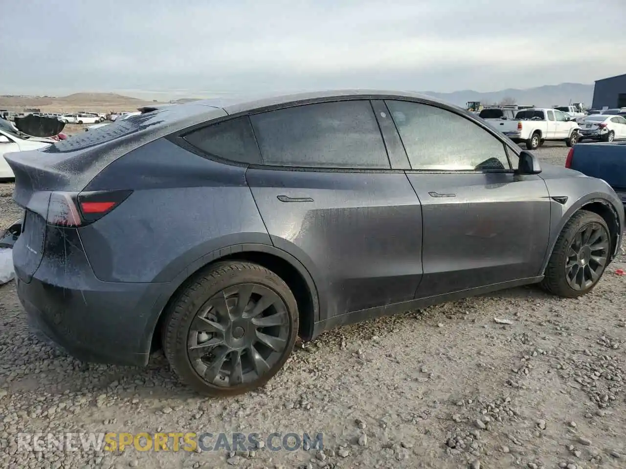 3 Photograph of a damaged car 5YJYGDEEXMF268488 TESLA MODEL Y 2021