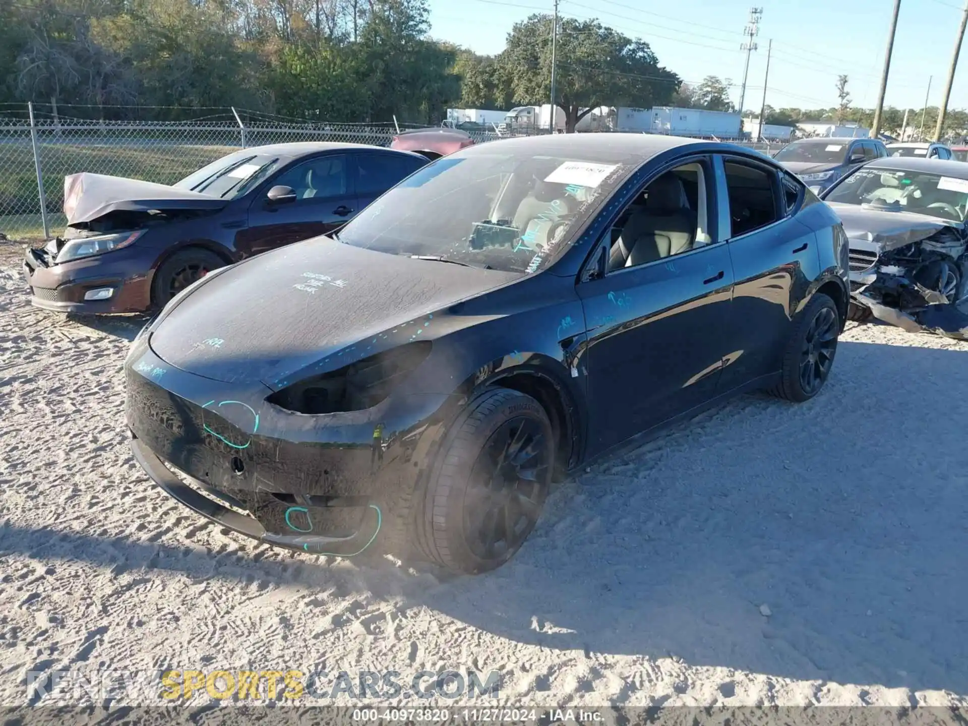 2 Photograph of a damaged car 5YJYGDEEXMF304552 TESLA MODEL Y 2021