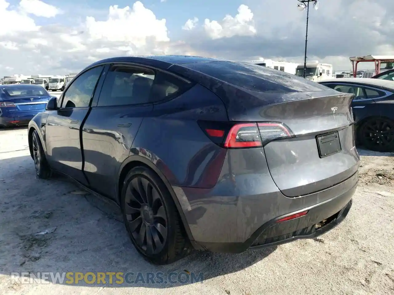 3 Photograph of a damaged car 5YJYGDEF0MF072357 TESLA MODEL Y 2021