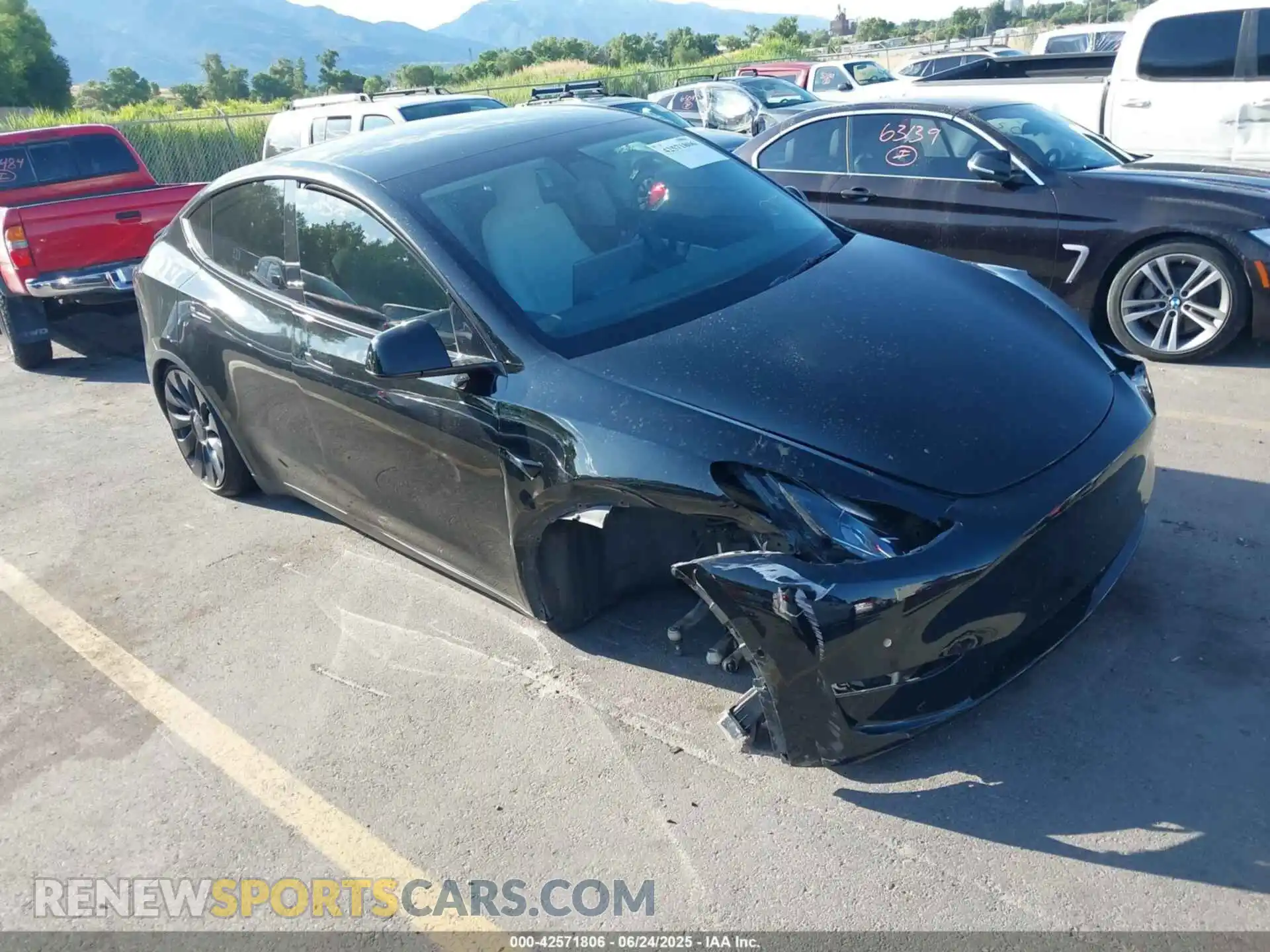 1 Photograph of a damaged car 5YJYGDEF0MF137224 TESLA MODEL Y 2021