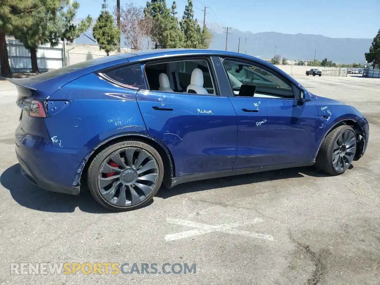 3 Photograph of a damaged car 5YJYGDEF0MF157795 TESLA MODEL Y 2021