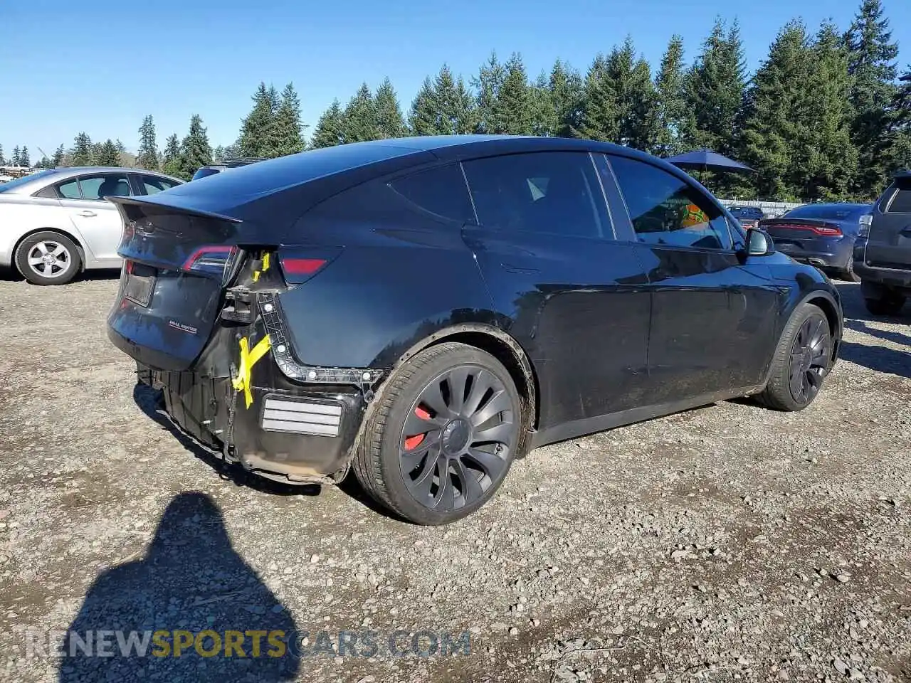 3 Photograph of a damaged car 5YJYGDEF0MF209801 TESLA MODEL Y 2021
