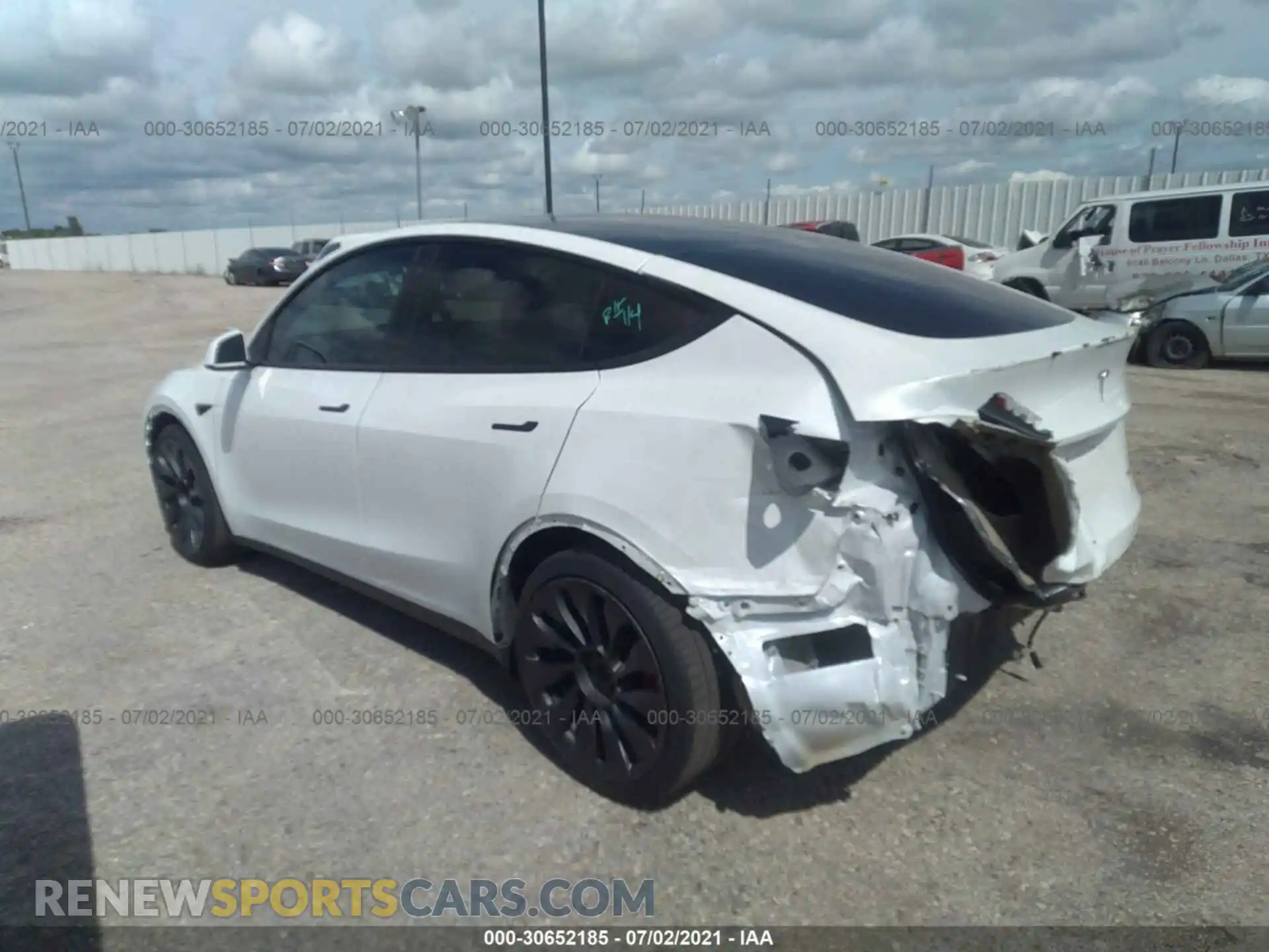 3 Photograph of a damaged car 5YJYGDEF1MF090110 TESLA MODEL Y 2021