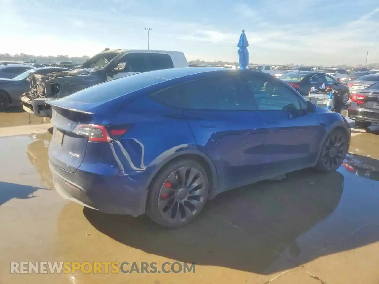 3 Photograph of a damaged car 5YJYGDEF1MF211590 TESLA MODEL Y 2021