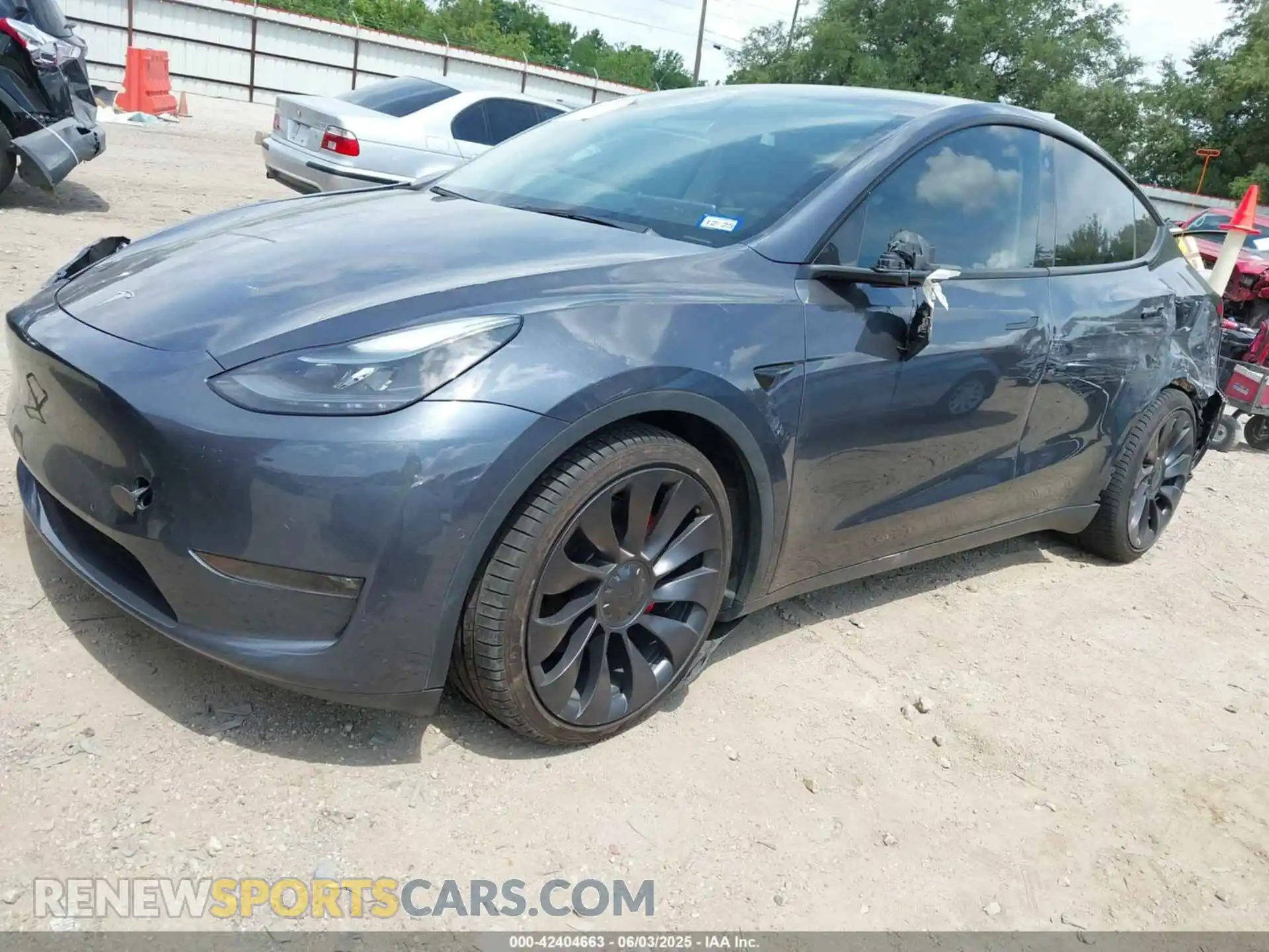 2 Photograph of a damaged car 5YJYGDEF1MF269313 TESLA MODEL Y 2021