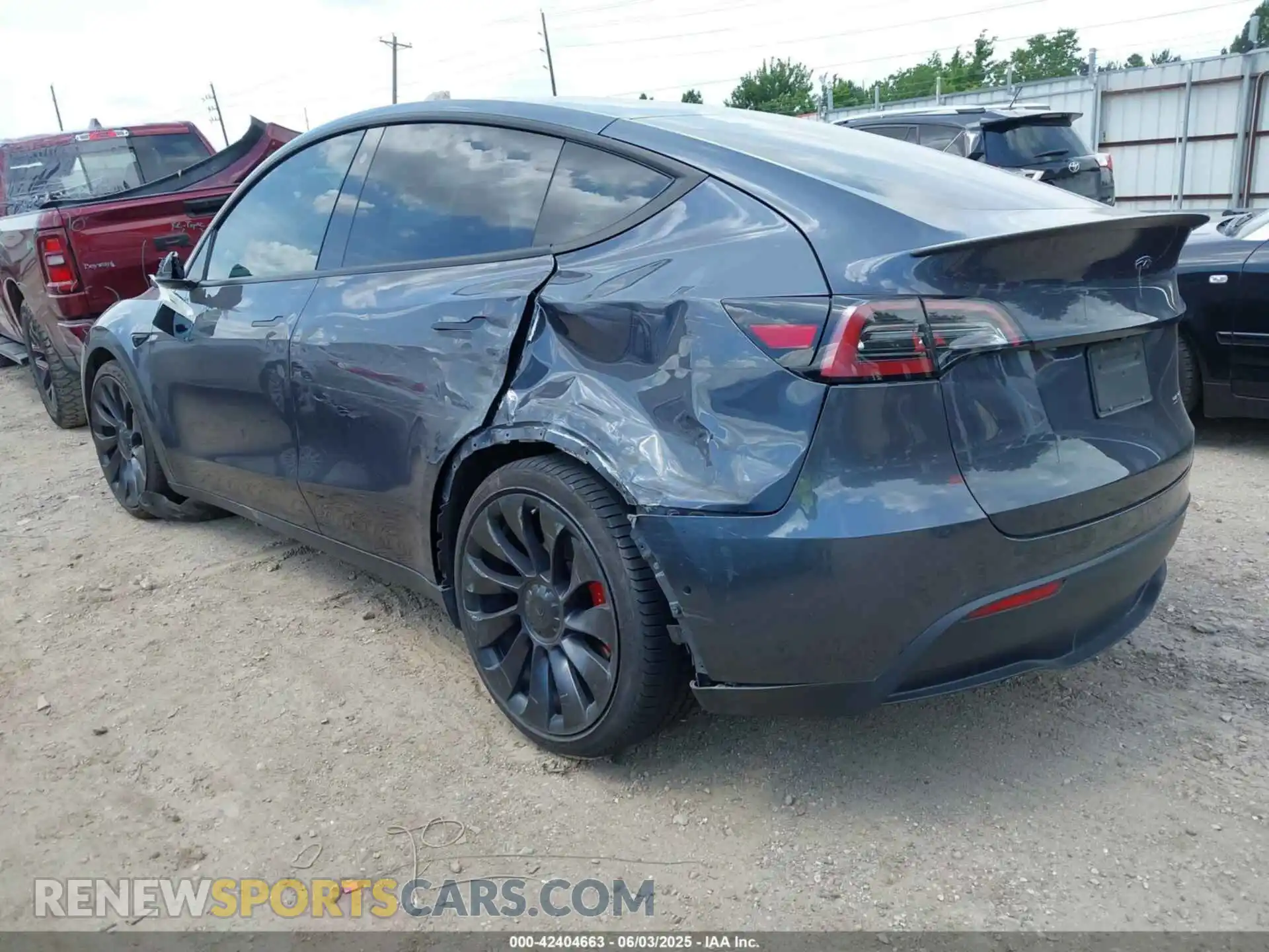 3 Photograph of a damaged car 5YJYGDEF1MF269313 TESLA MODEL Y 2021