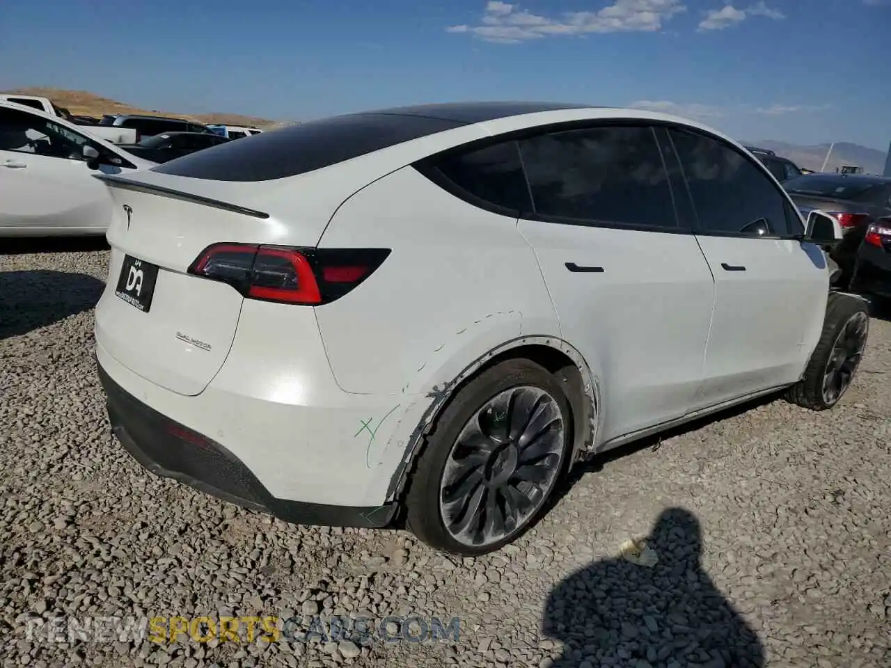 3 Photograph of a damaged car 5YJYGDEF2MF072196 TESLA MODEL Y 2021