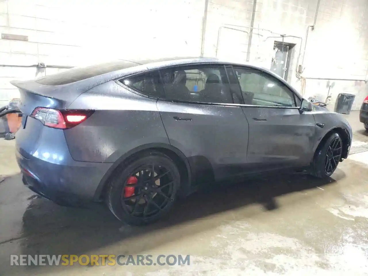3 fotografías del automóvil dañado 5YJYGDEF2MF134700 TESLA MODEL Y 2021