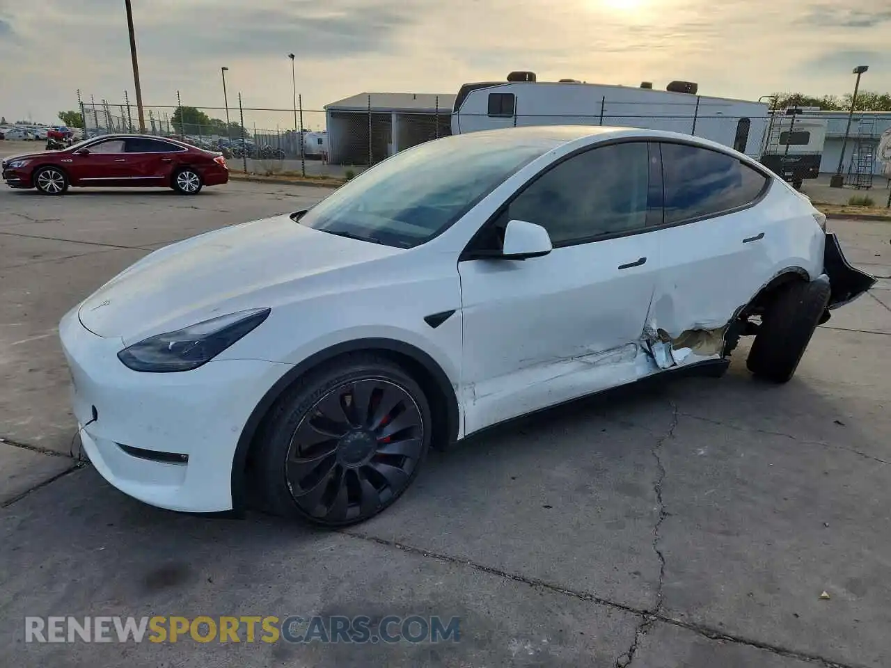1 Photograph of a damaged car 5YJYGDEF2MF137015 TESLA MODEL Y 2021