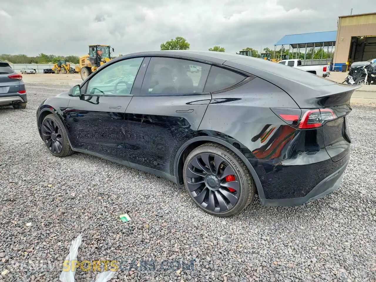 2 Photograph of a damaged car 5YJYGDEF2MF247773 TESLA MODEL Y 2021