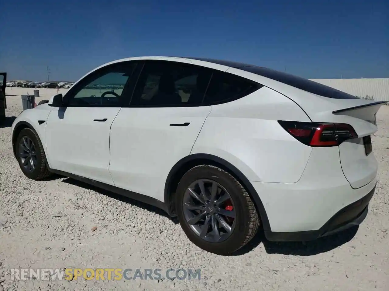2 Photograph of a damaged car 5YJYGDEF3MF092330 TESLA MODEL Y 2021
