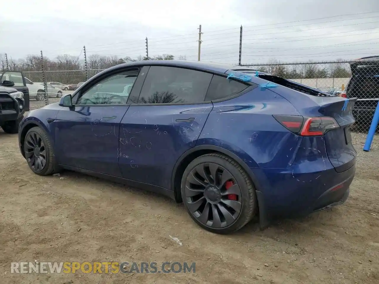 2 Photograph of a damaged car 5YJYGDEF3MF133832 TESLA MODEL Y 2021