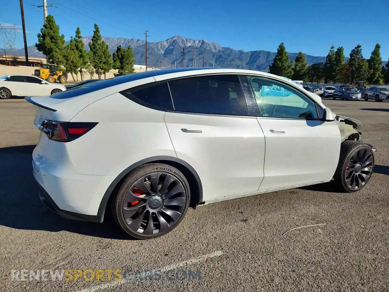 3 fotografías del automóvil dañado 5YJYGDEF3MF240086 TESLA MODEL Y 2021