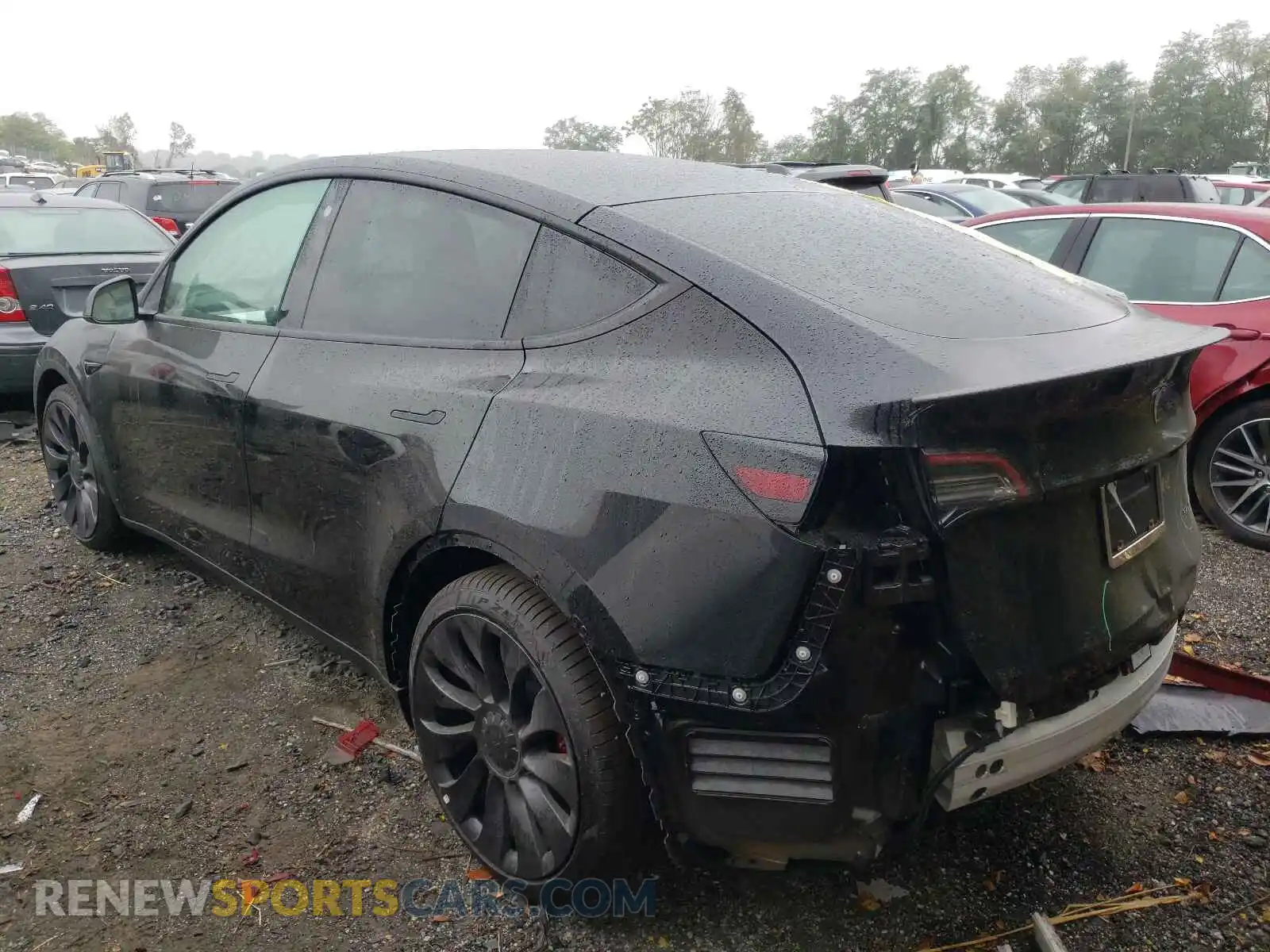 3 Photograph of a damaged car 5YJYGDEF3MF242999 TESLA MODEL Y 2021