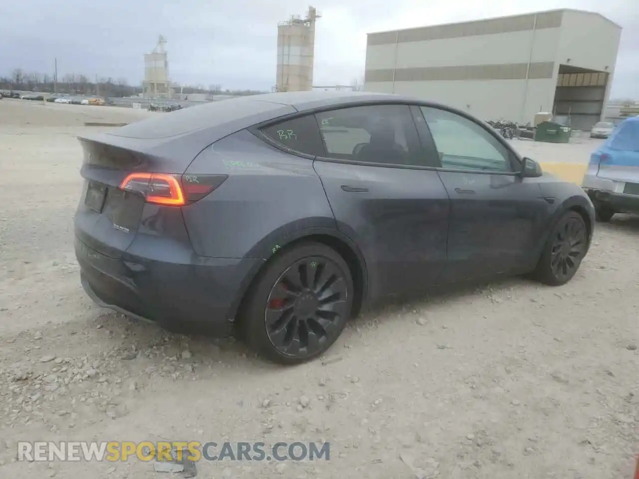 3 Photograph of a damaged car 5YJYGDEF3MF252755 TESLA MODEL Y 2021