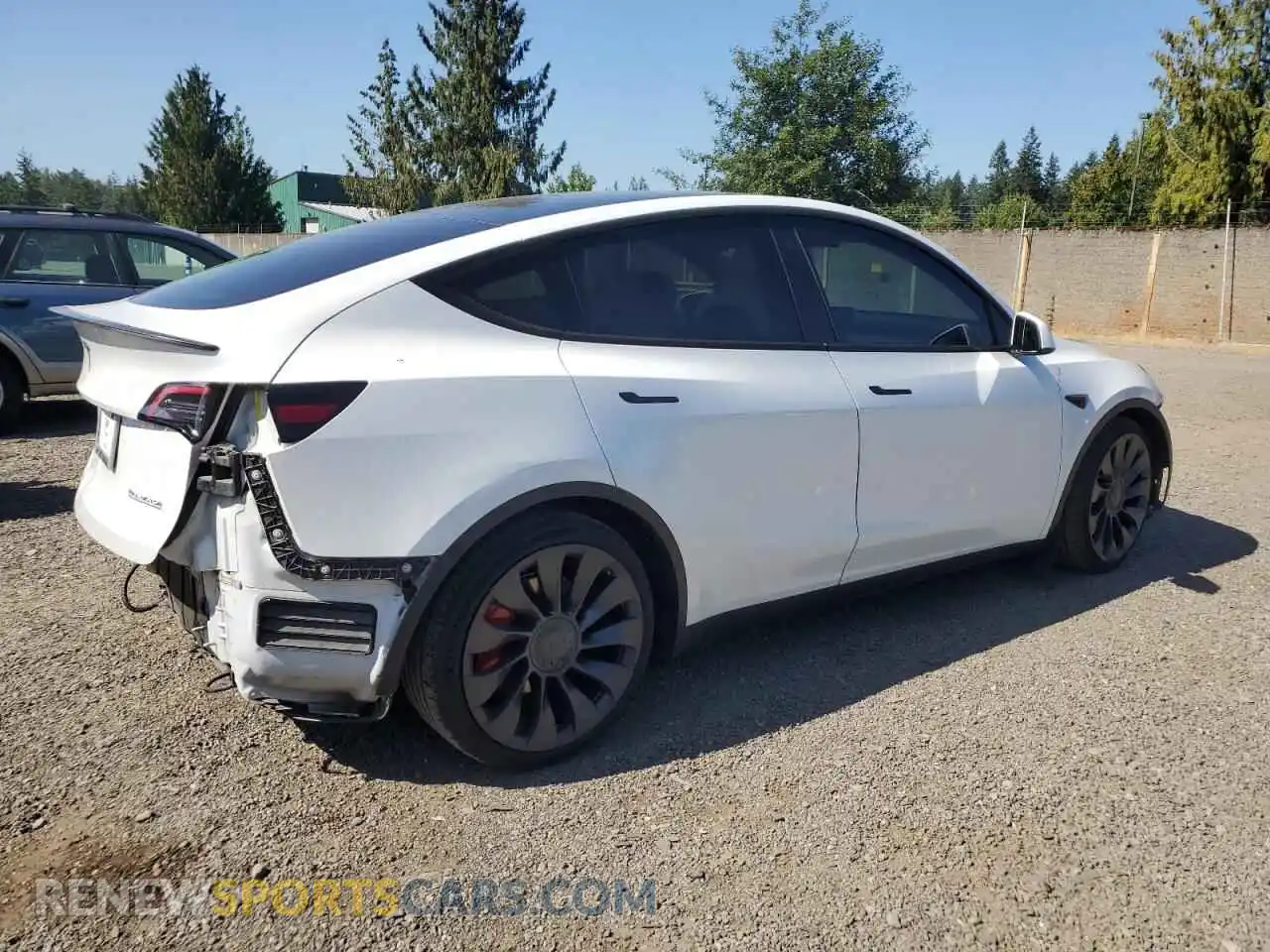 3 Photograph of a damaged car 5YJYGDEF3MF266395 TESLA MODEL Y 2021