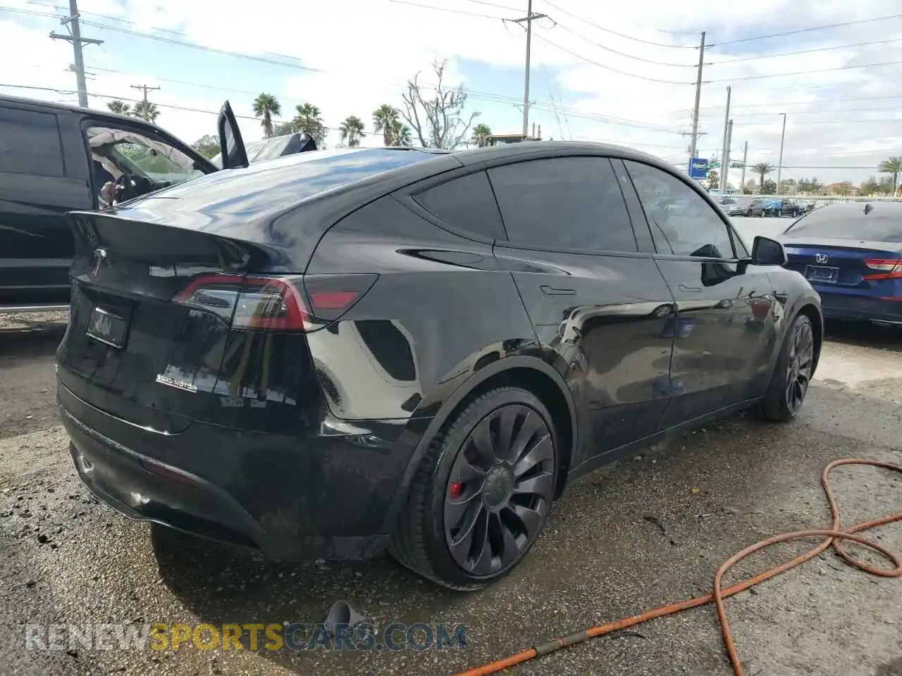 3 Photograph of a damaged car 5YJYGDEF4MF252361 TESLA MODEL Y 2021