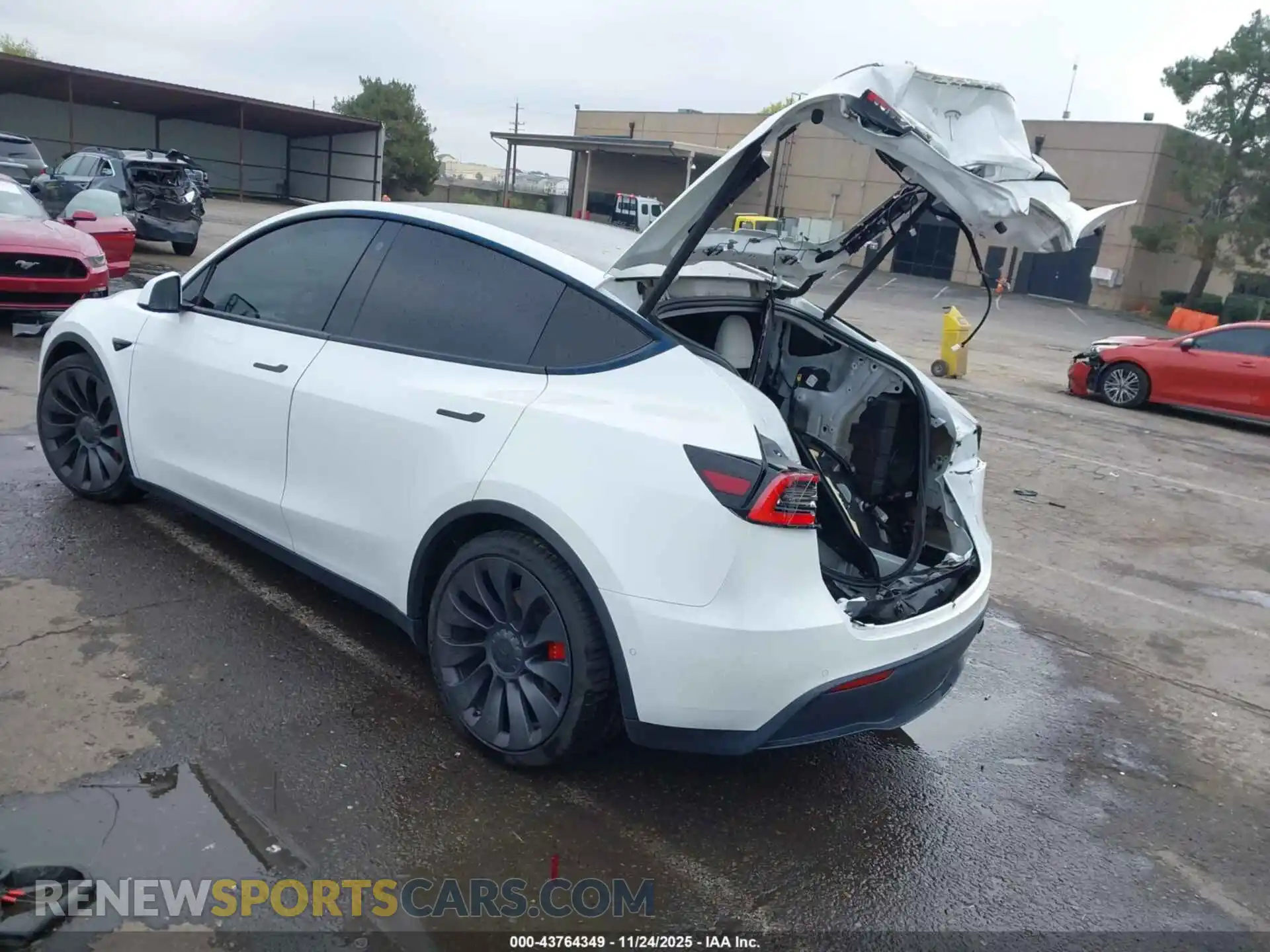 3 Photograph of a damaged car 5YJYGDEF6MF073044 TESLA MODEL Y 2021