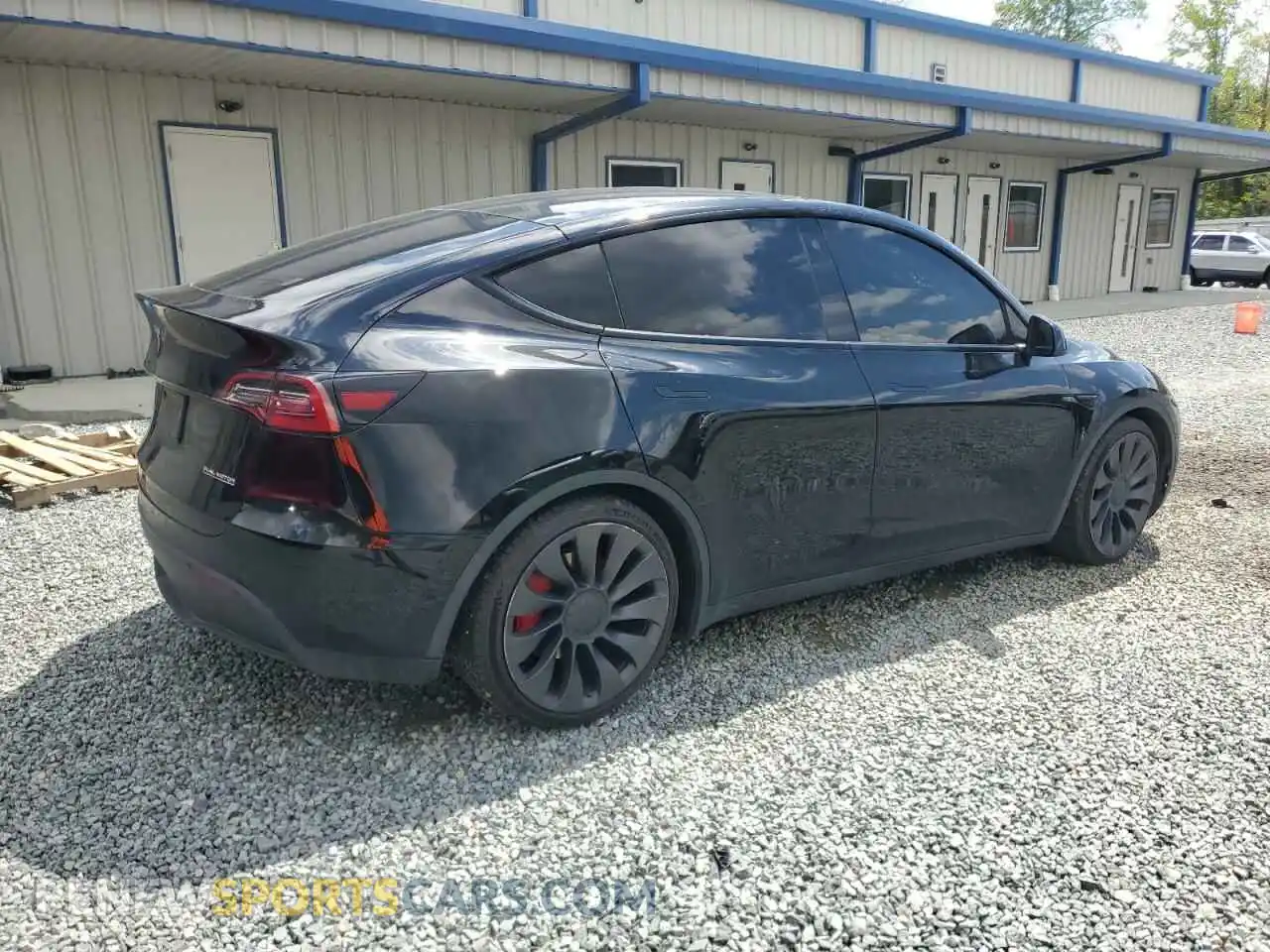 3 Photograph of a damaged car 5YJYGDEF6MF197539 TESLA MODEL Y 2021