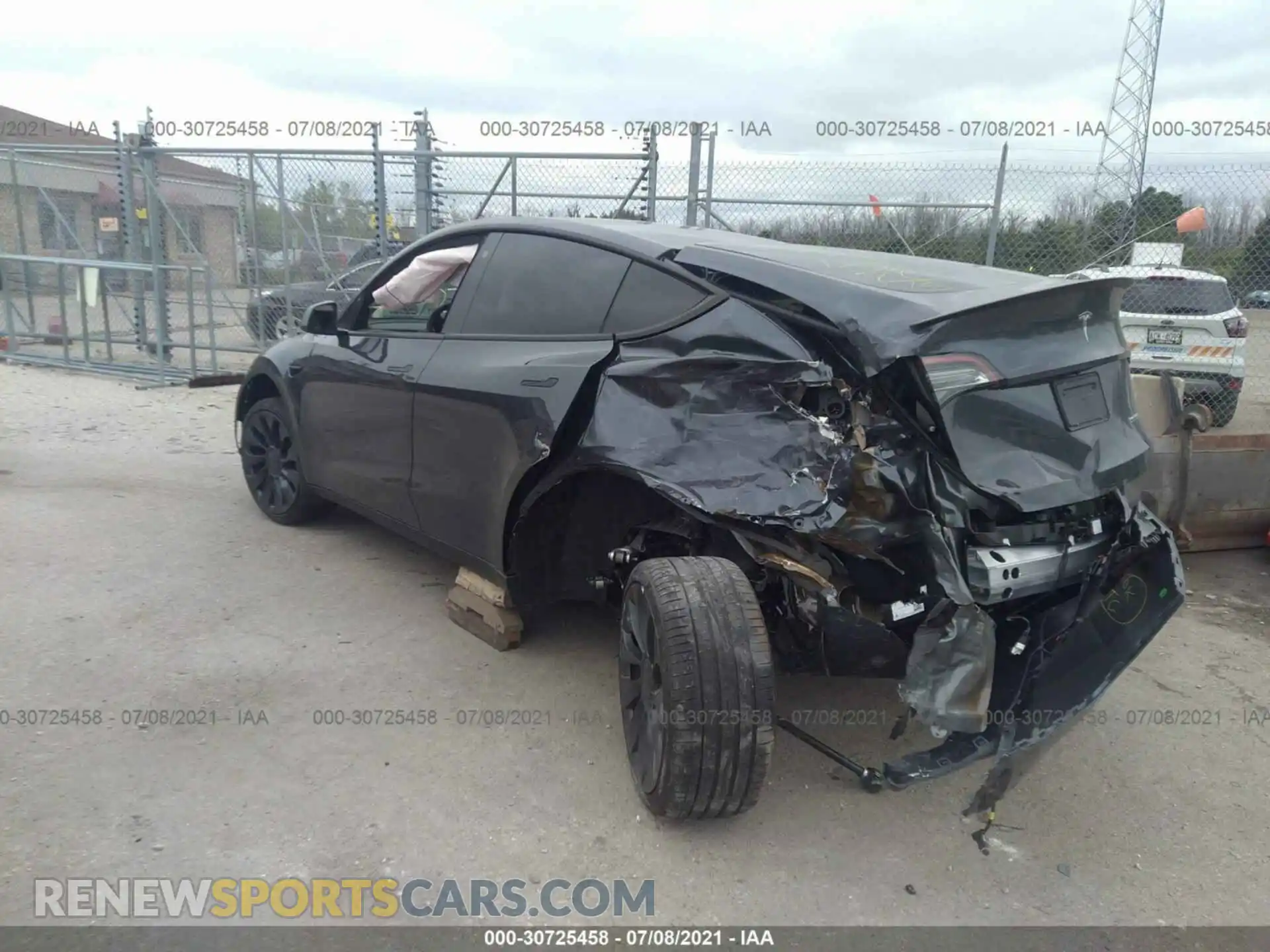 3 Photograph of a damaged car 5YJYGDEF6MF201556 TESLA MODEL Y 2021