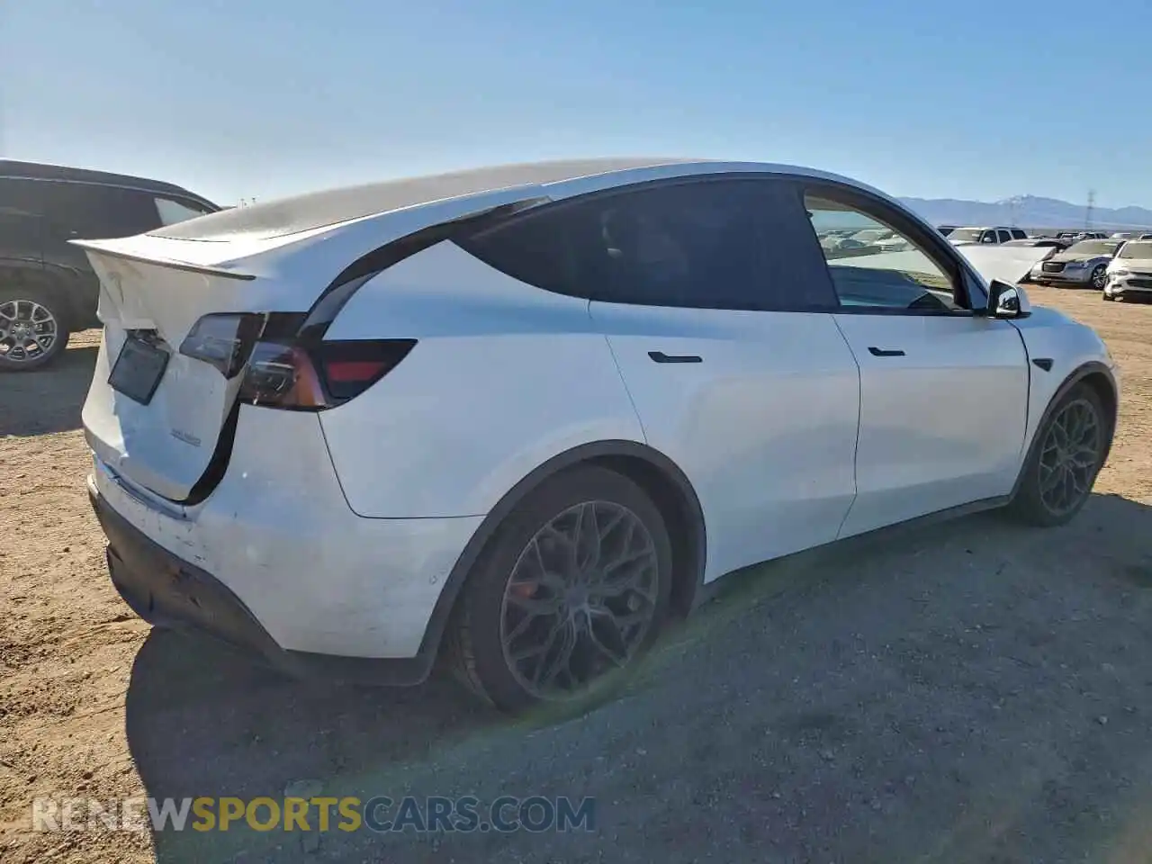 3 Photograph of a damaged car 5YJYGDEF6MF215893 TESLA MODEL Y 2021