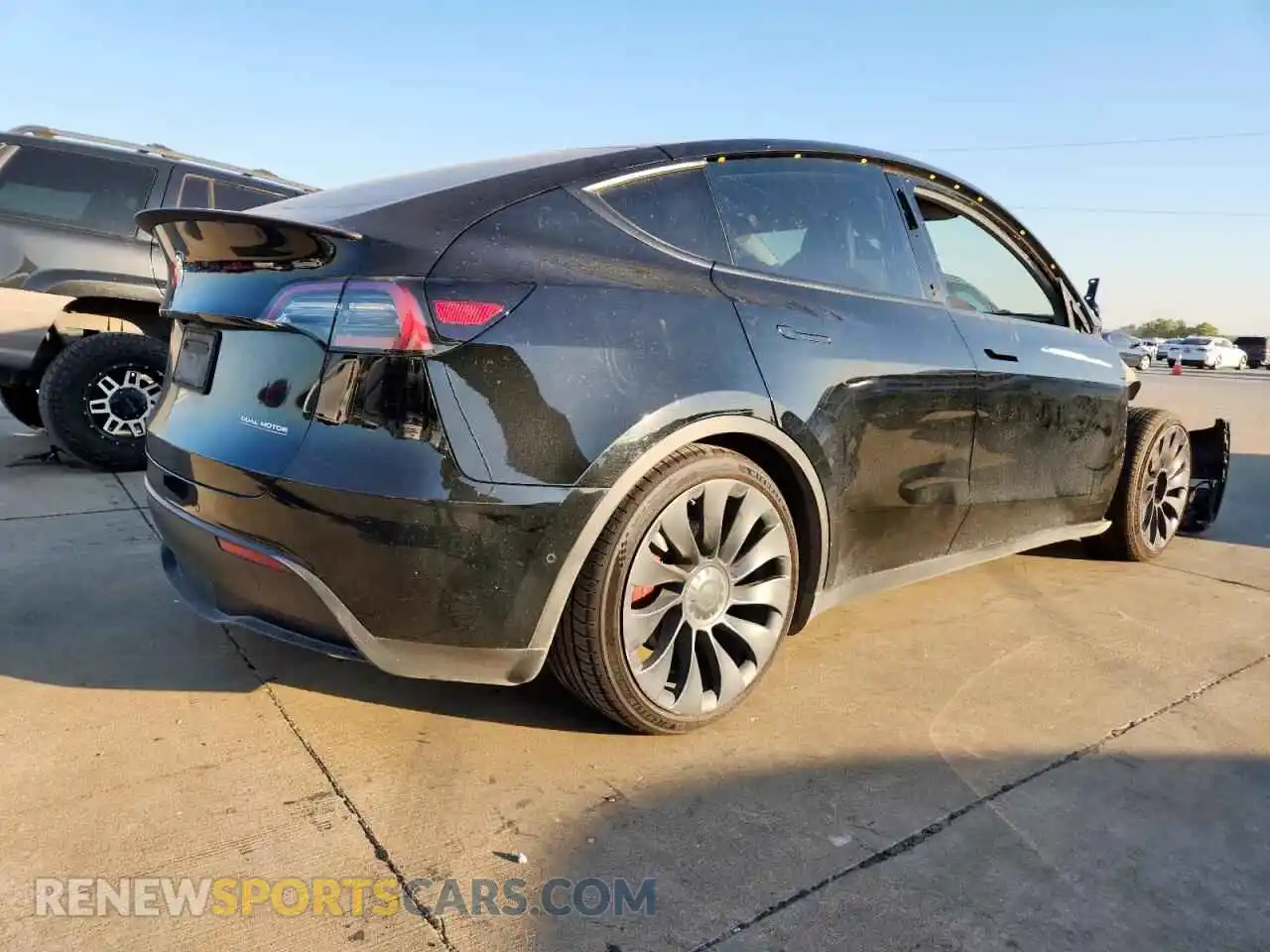 3 Photograph of a damaged car 5YJYGDEF6MF251986 TESLA MODEL Y 2021