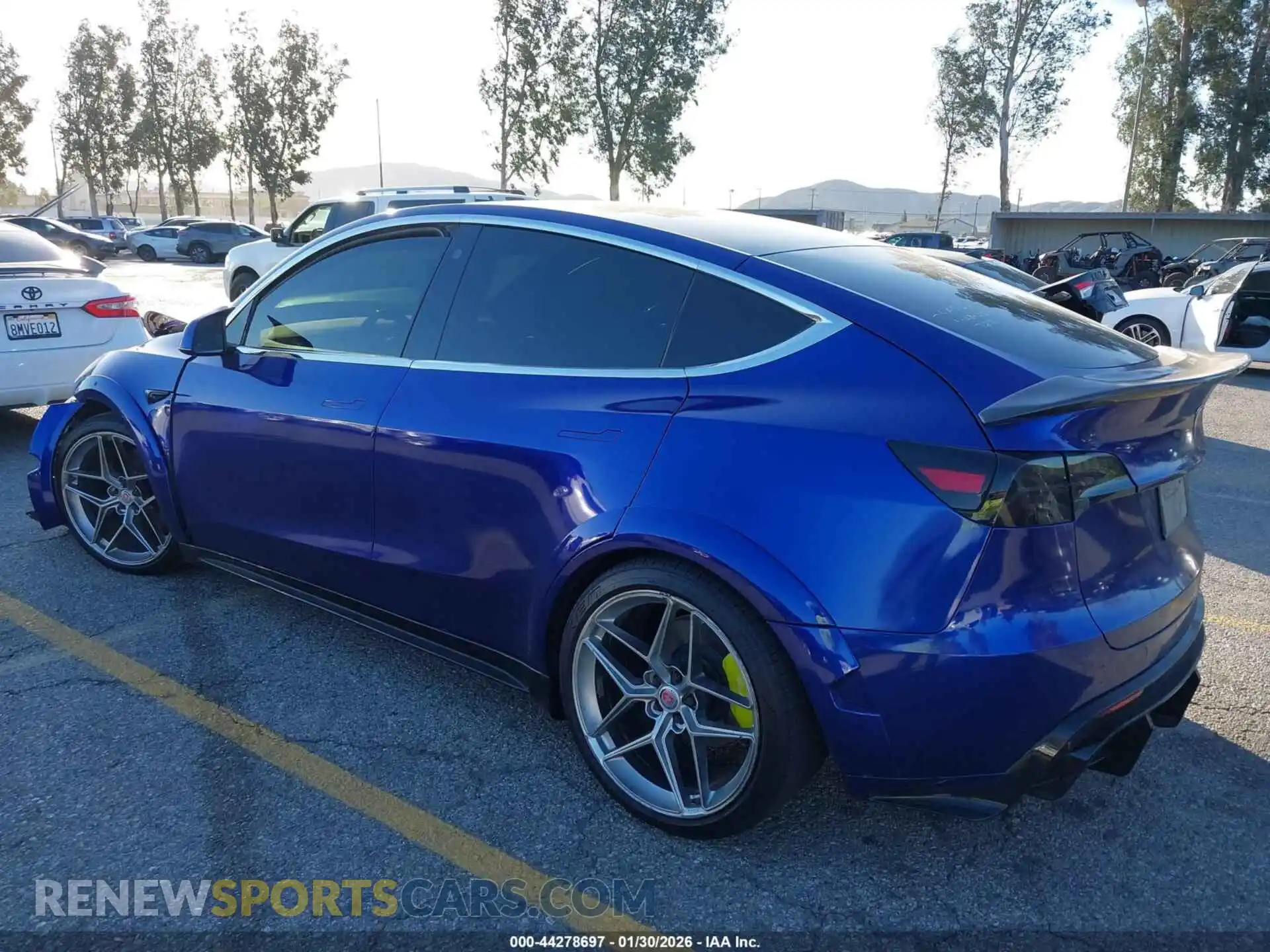 3 Photograph of a damaged car 5YJYGDEF8MF195081 TESLA MODEL Y 2021
