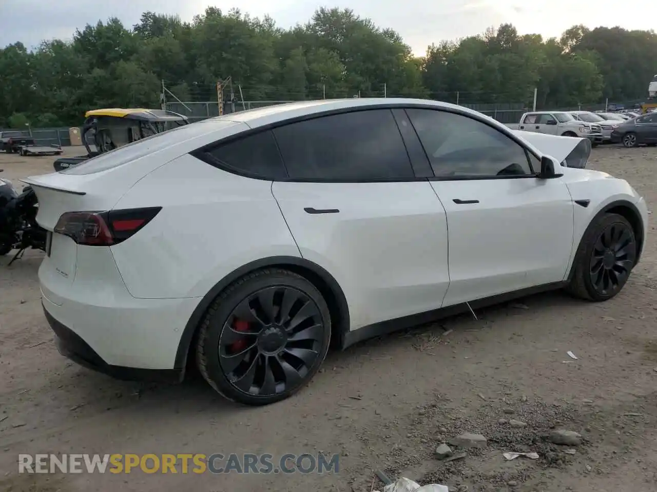 3 Photograph of a damaged car 5YJYGDEF8MF251682 TESLA MODEL Y 2021