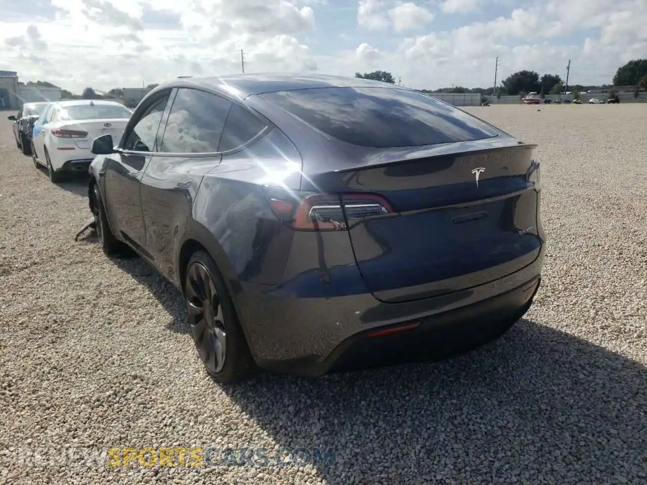 3 Photograph of a damaged car 5YJYGDEF8MF304767 TESLA MODEL Y 2021