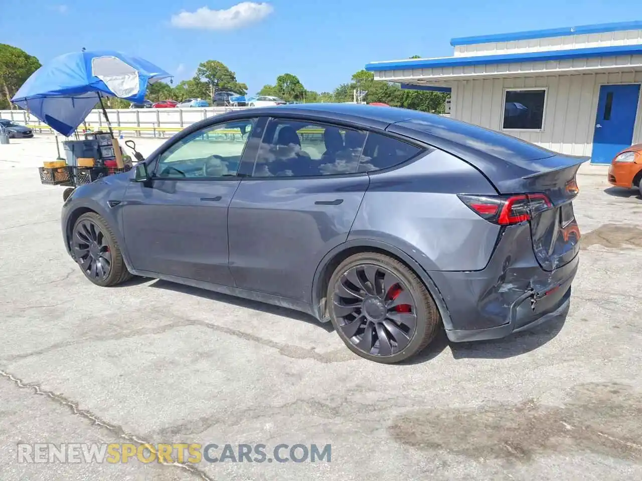 2 Photograph of a damaged car 5YJYGDEF9MF261704 TESLA MODEL Y 2021