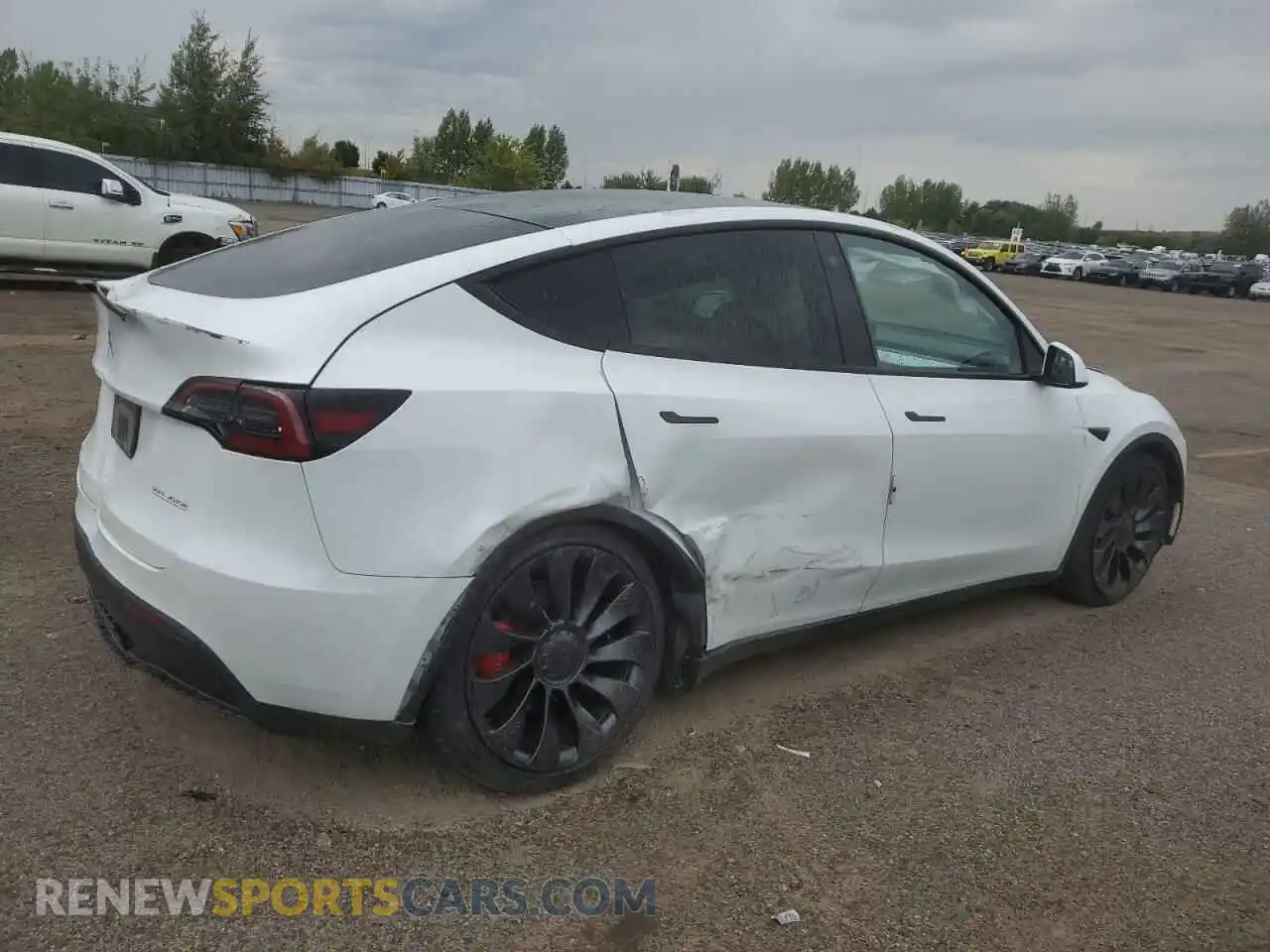 3 Photograph of a damaged car 5YJYGDEFXMF304818 TESLA MODEL Y 2021