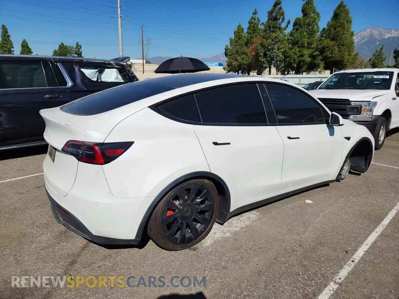 3 Photograph of a damaged car 7SAYGDED8RF008883 TESLA MODEL Y 2021