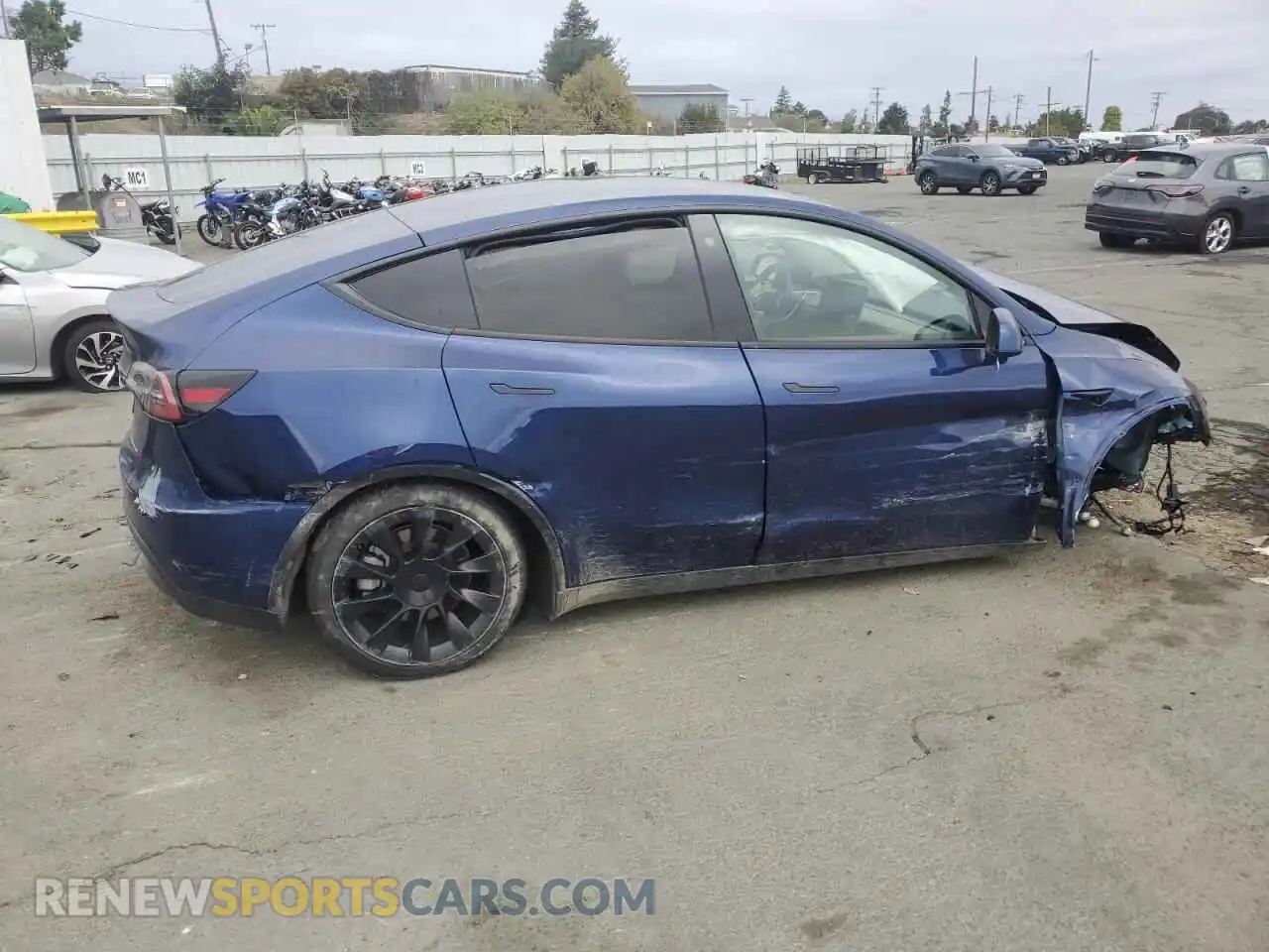 3 Photograph of a damaged car 7SAYGAEE0NF547354 TESLA MODEL Y 2022