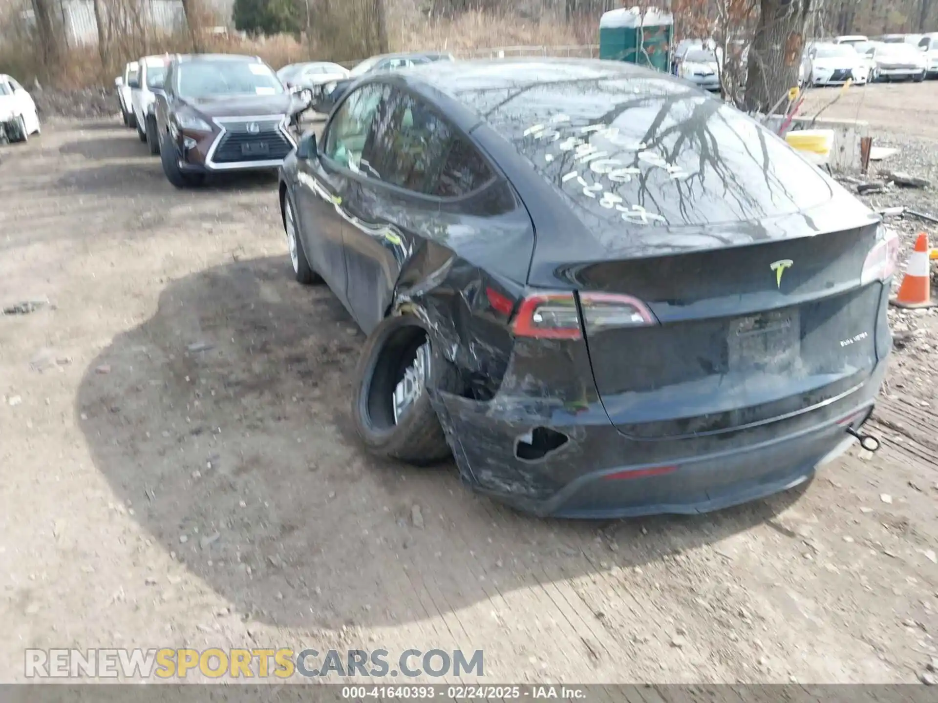 3 Photograph of a damaged car 7SAYGAEE1NF364514 TESLA MODEL Y 2022