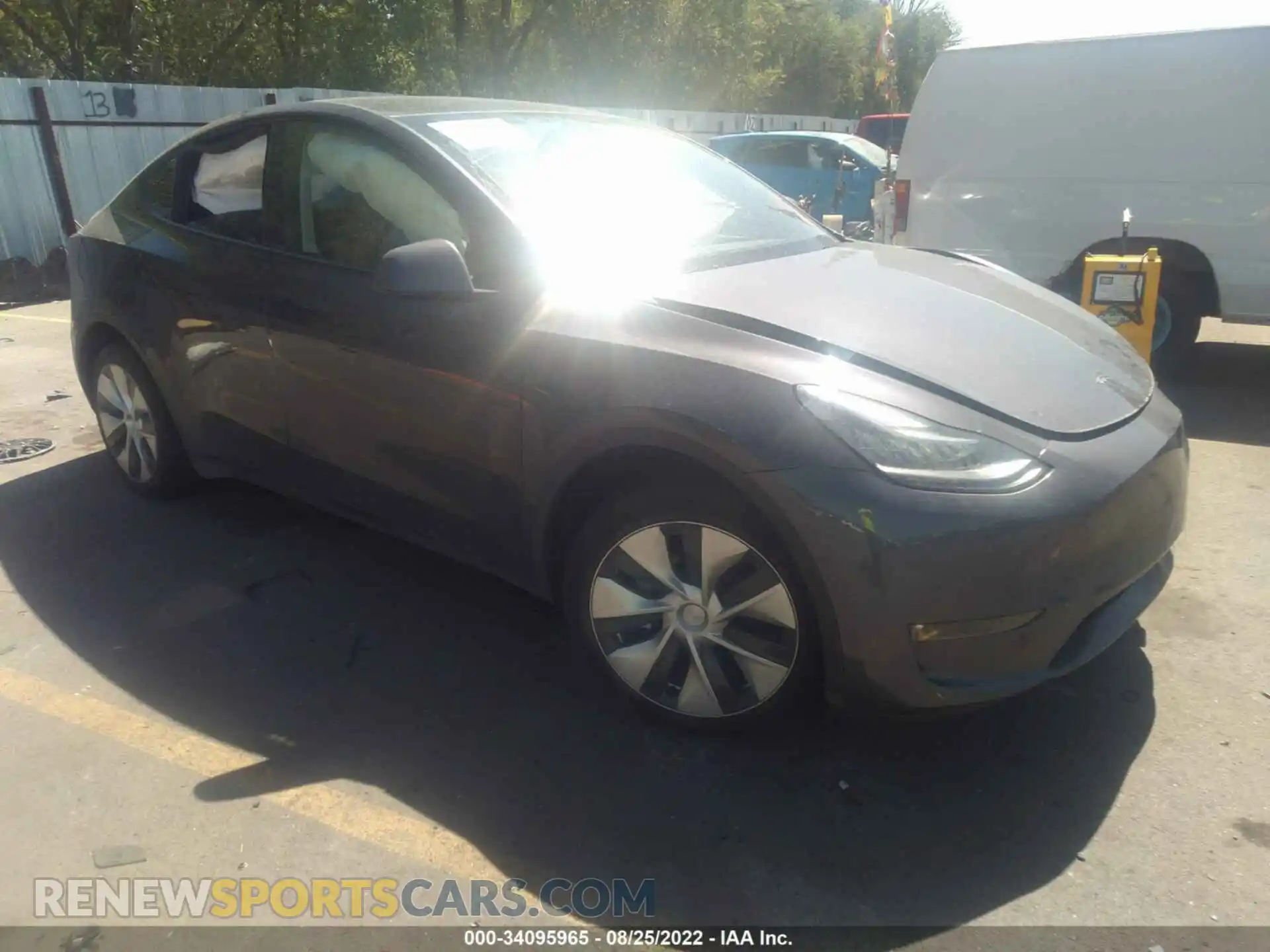 1 Photograph of a damaged car 7SAYGAEE1NF401237 TESLA MODEL Y 2022